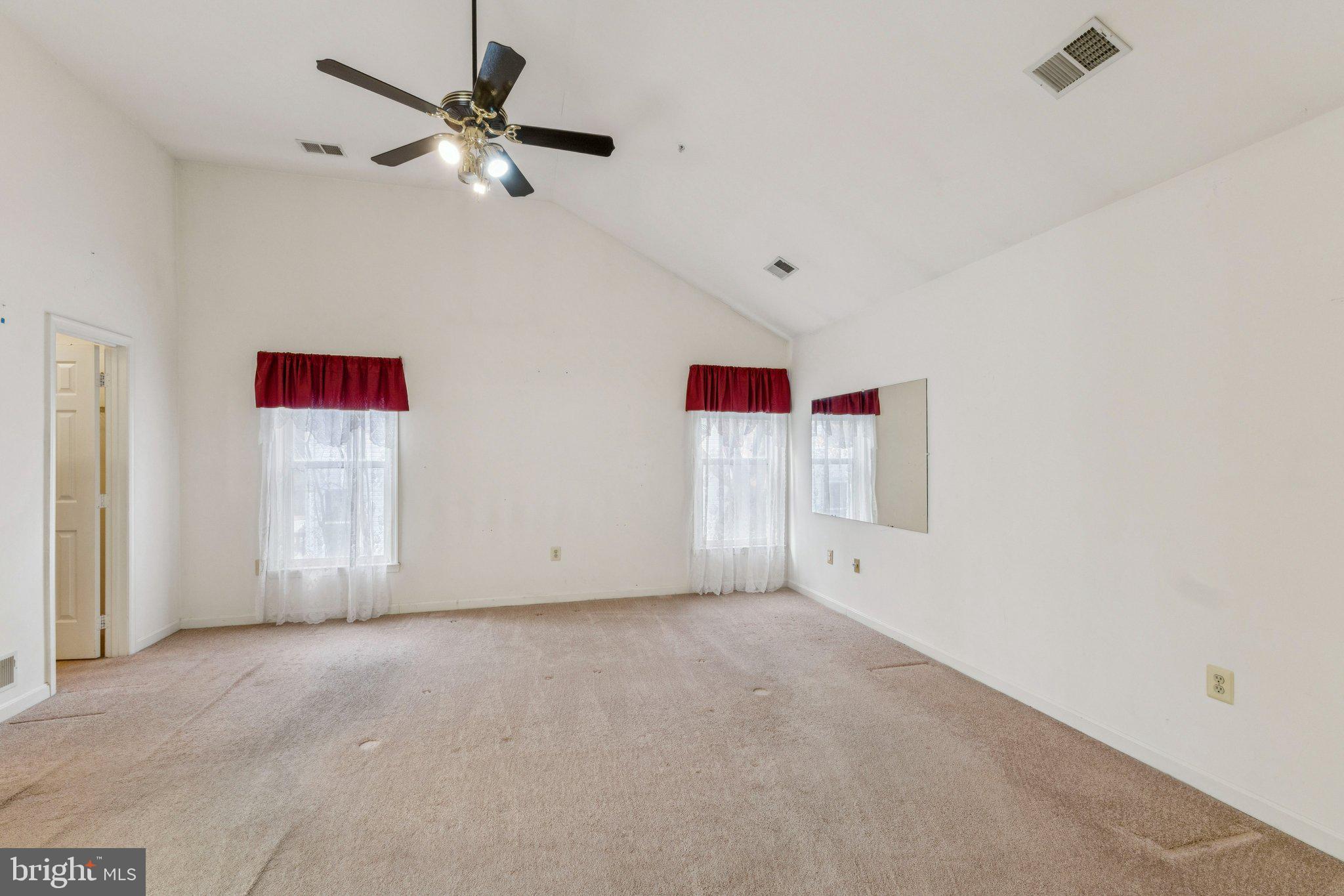 NORTHRIDGE - Residential