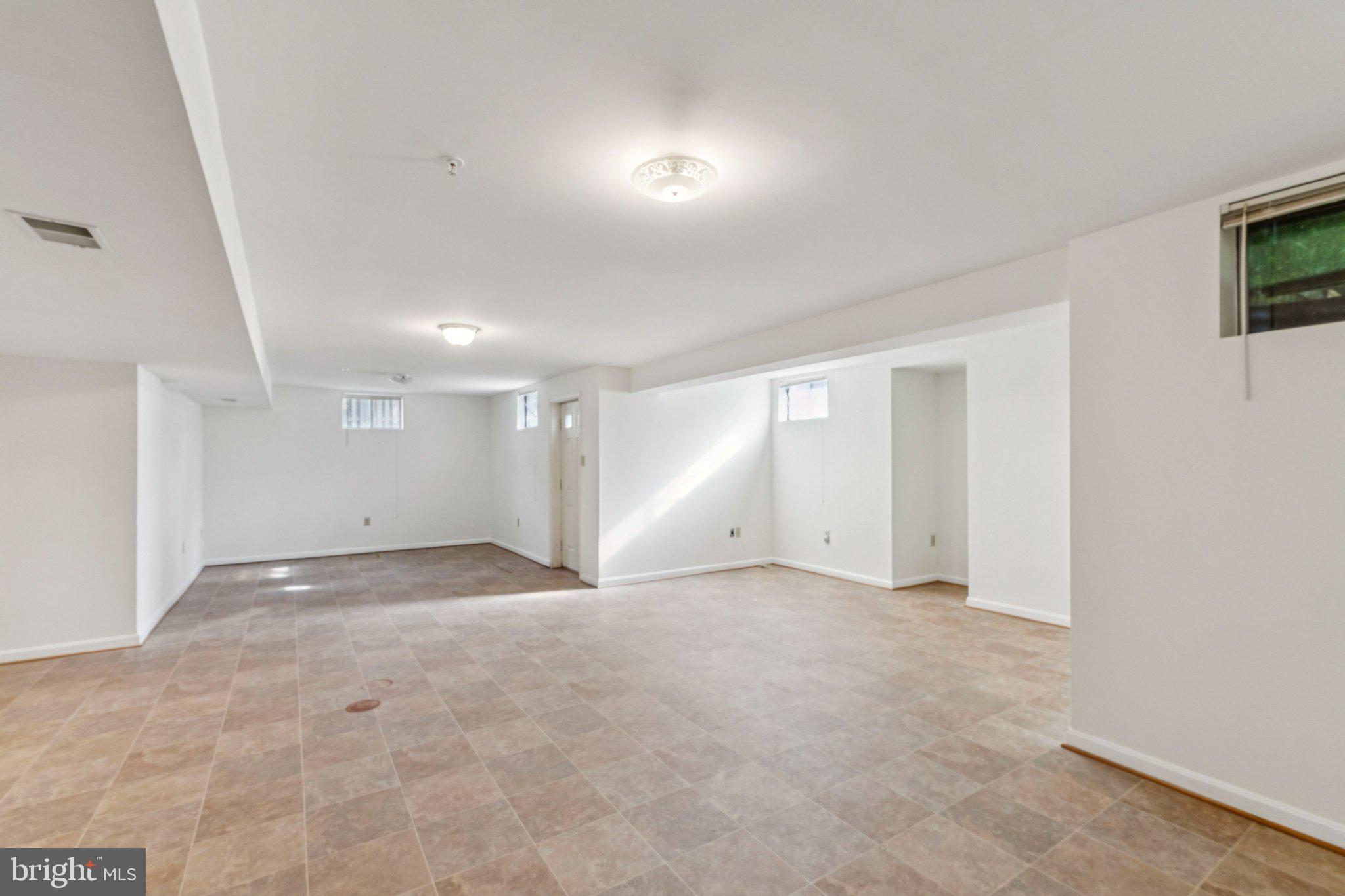 NORTHRIDGE - Residential