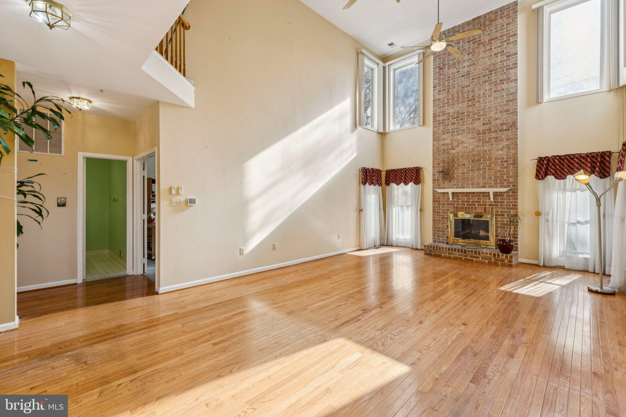 NORTHRIDGE - Residential