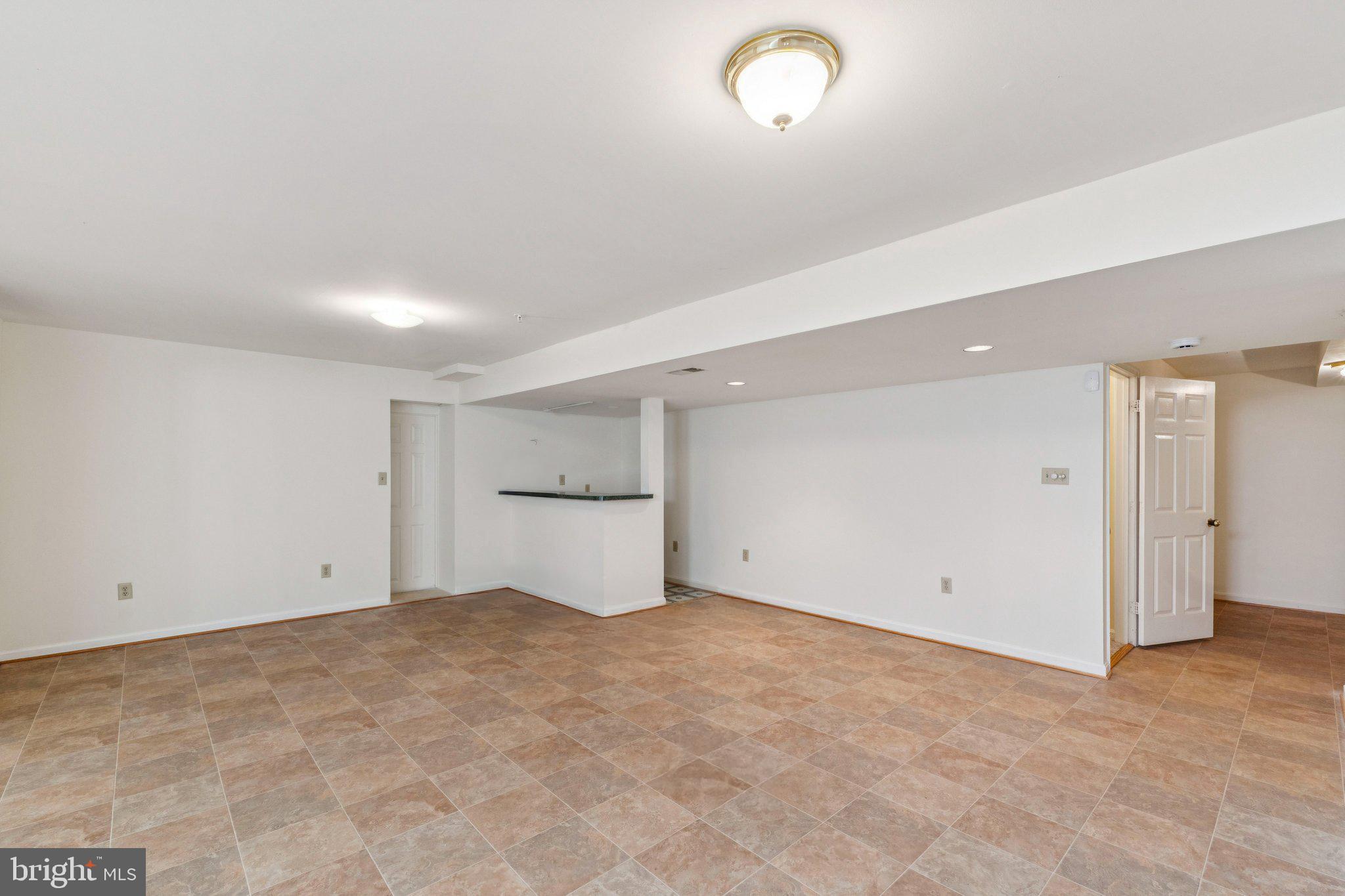 NORTHRIDGE - Residential