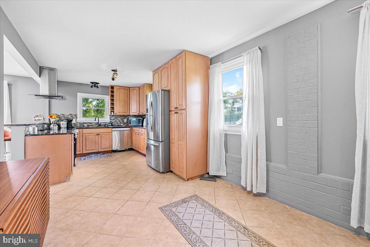 ROCKAWAY BEACH - Residential