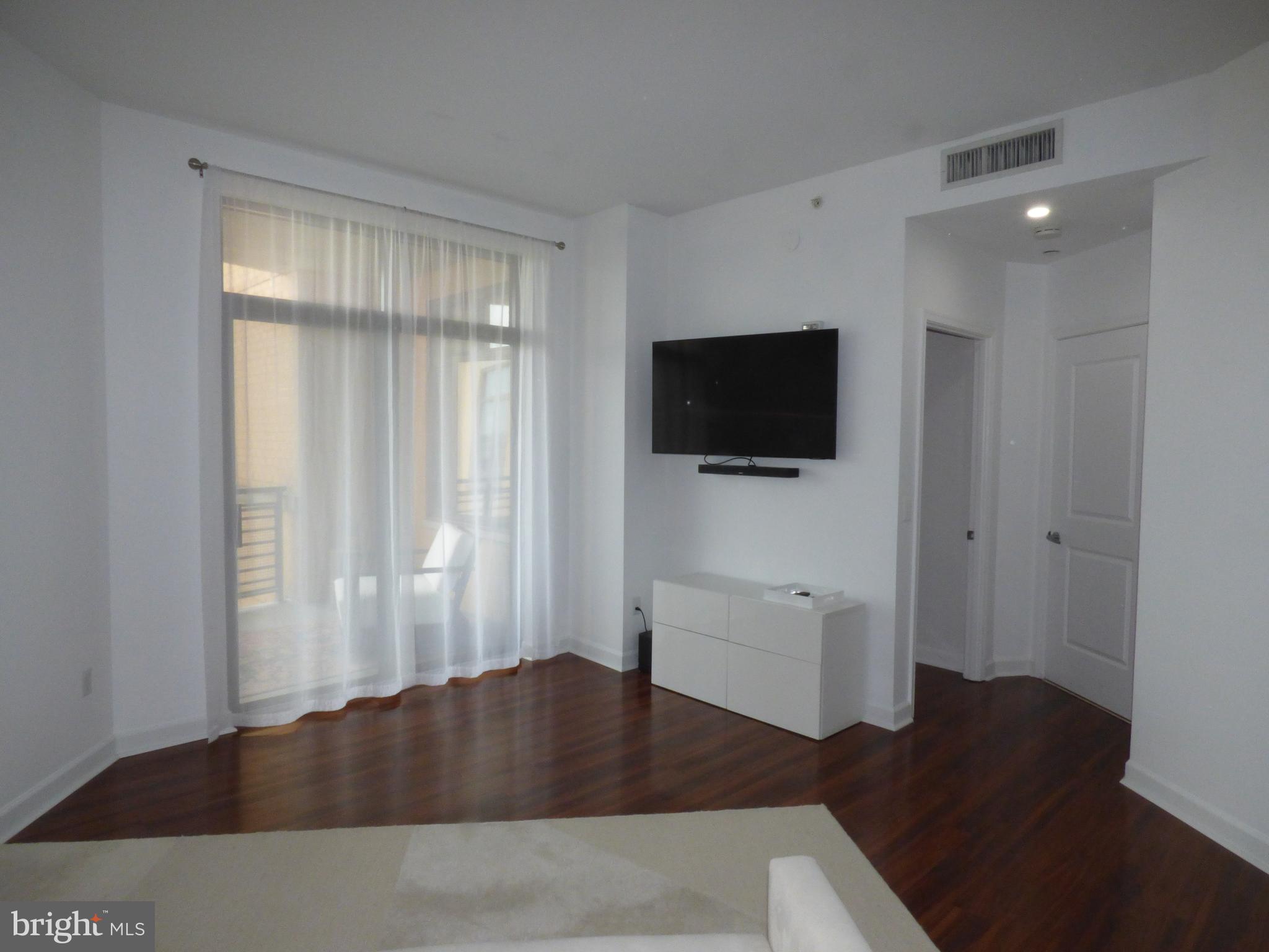 SHIRLINGTON VILLAGE - Residential