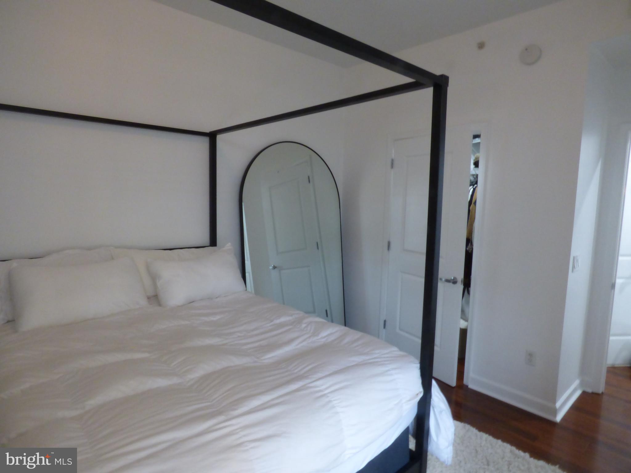 SHIRLINGTON VILLAGE - Residential