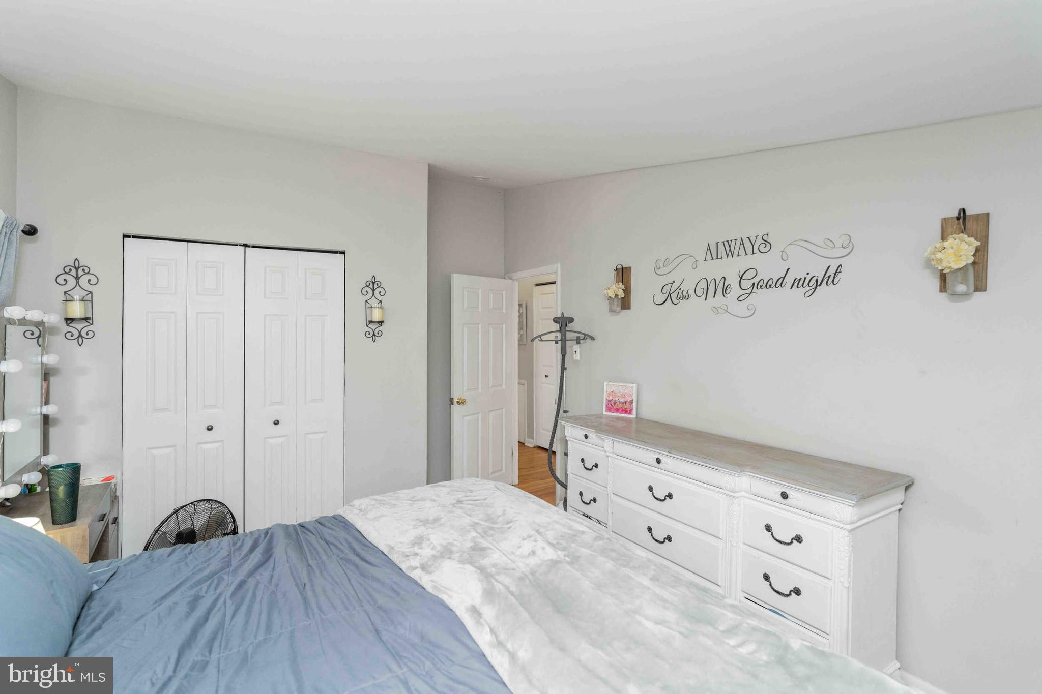 FLORA HILLS - Residential