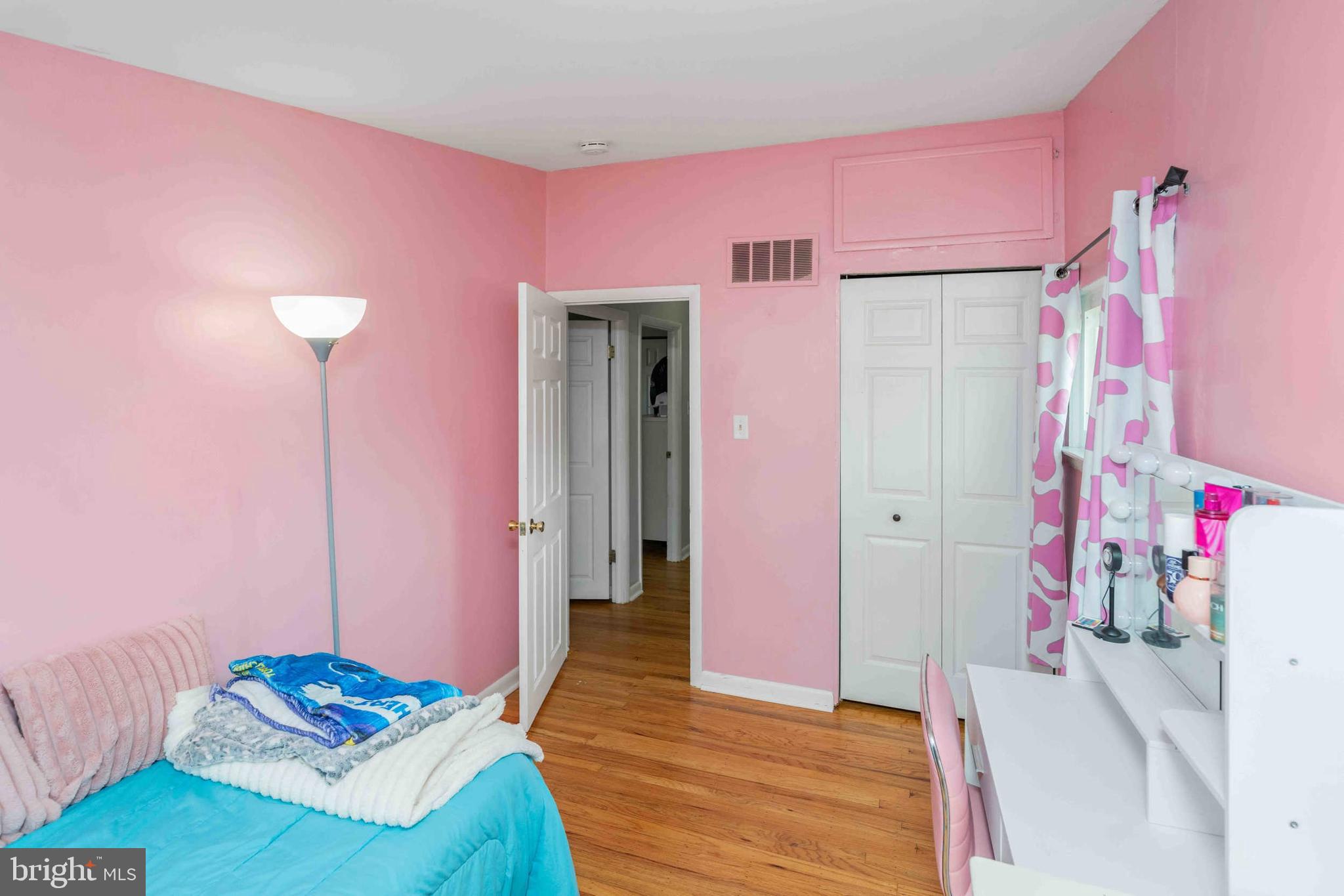 FLORA HILLS - Residential