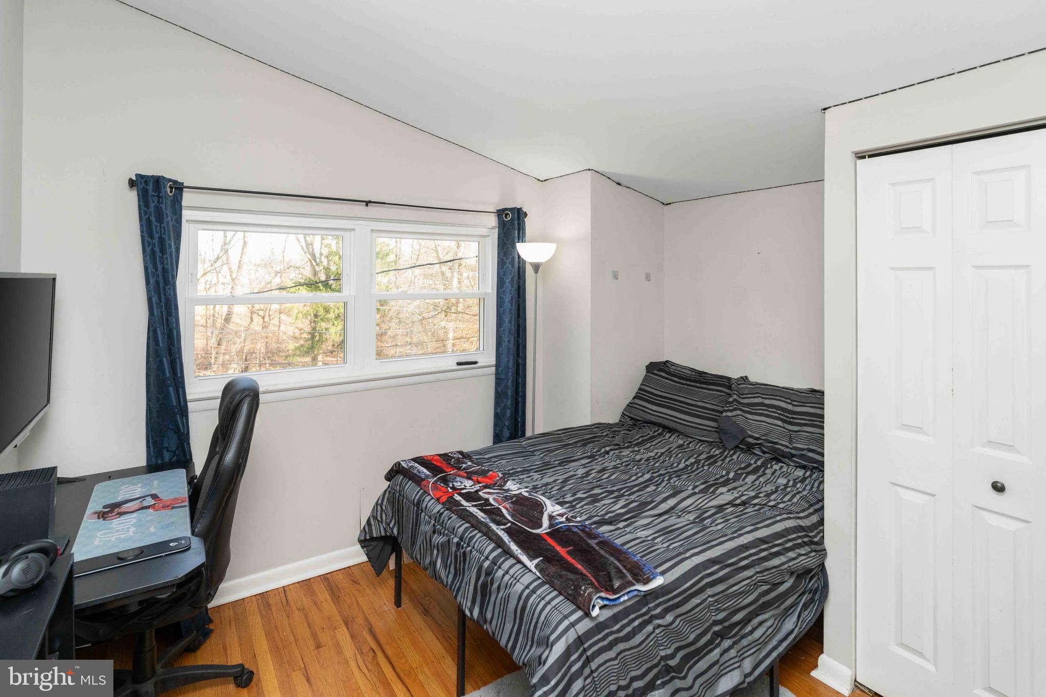 FLORA HILLS - Residential