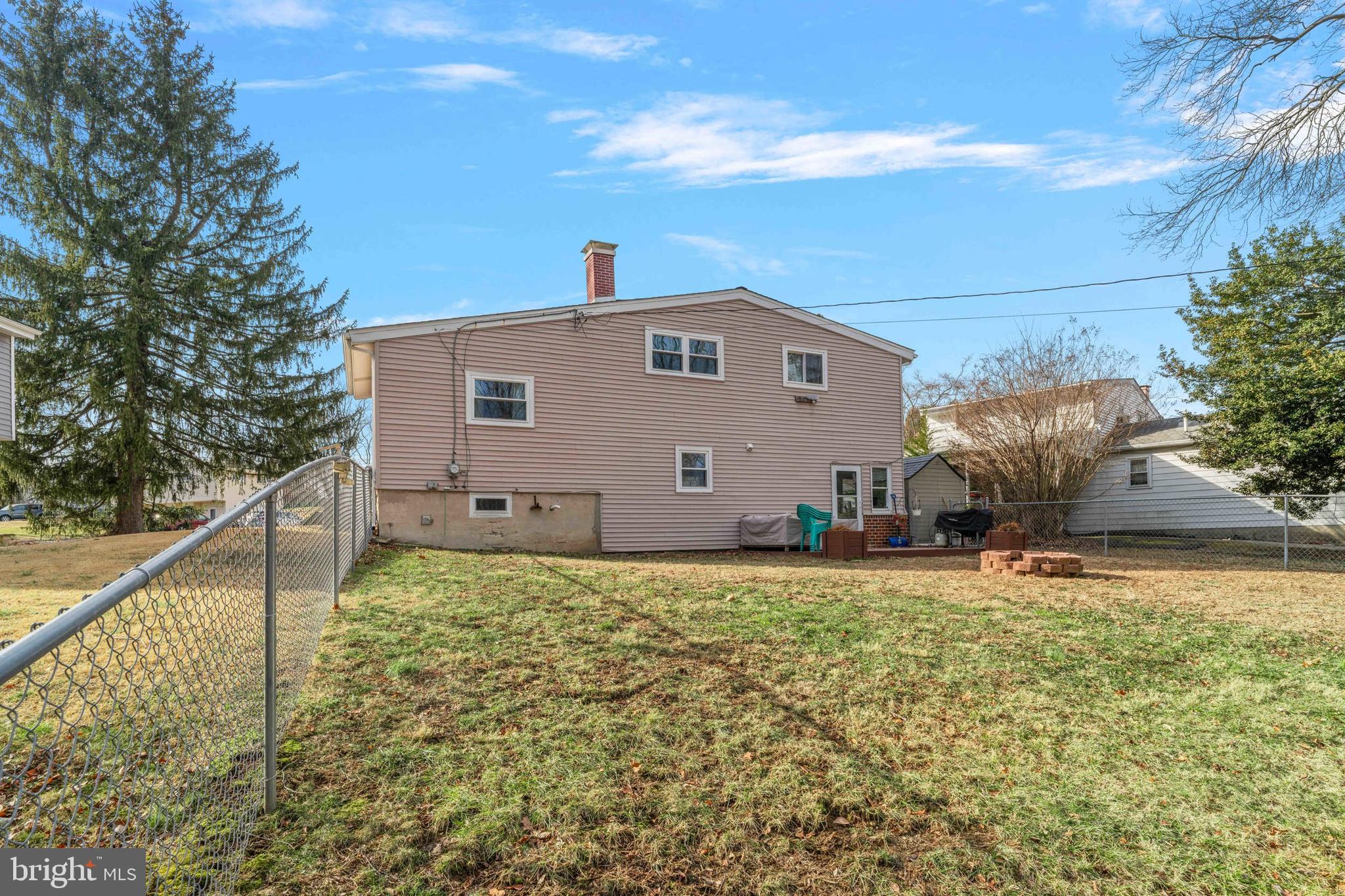 FLORA HILLS - Residential