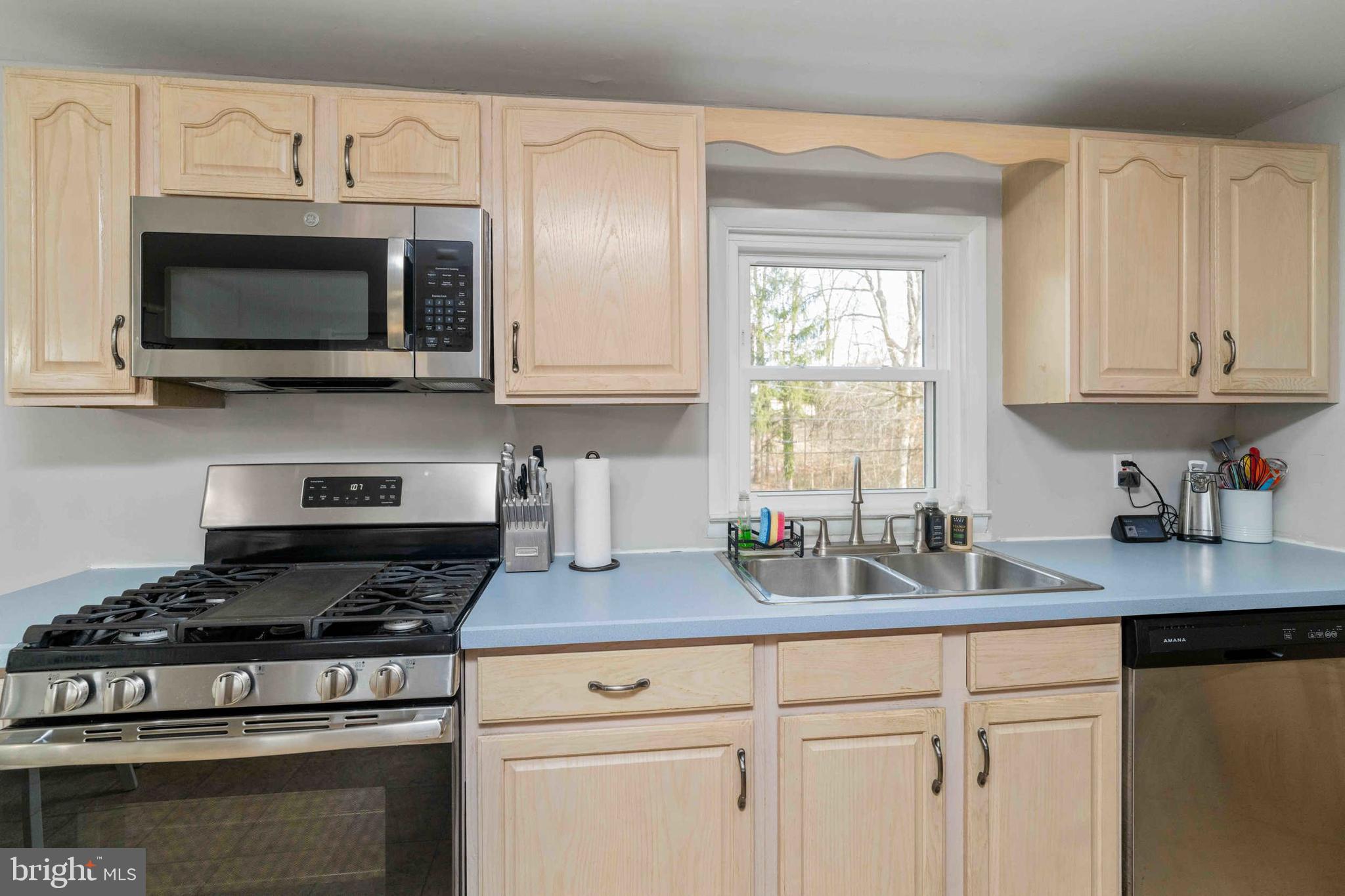 FLORA HILLS - Residential