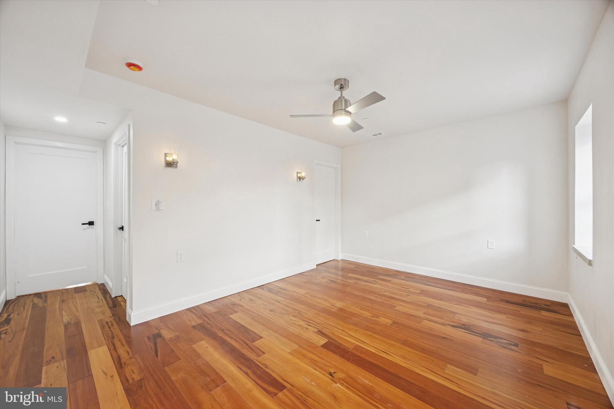 DICKINSON NARROWS - Residential