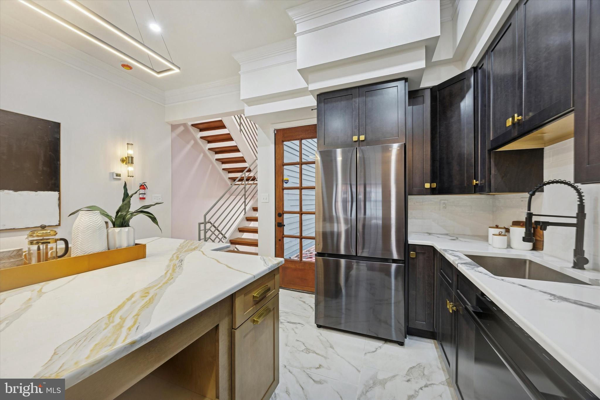 DICKINSON NARROWS - Residential