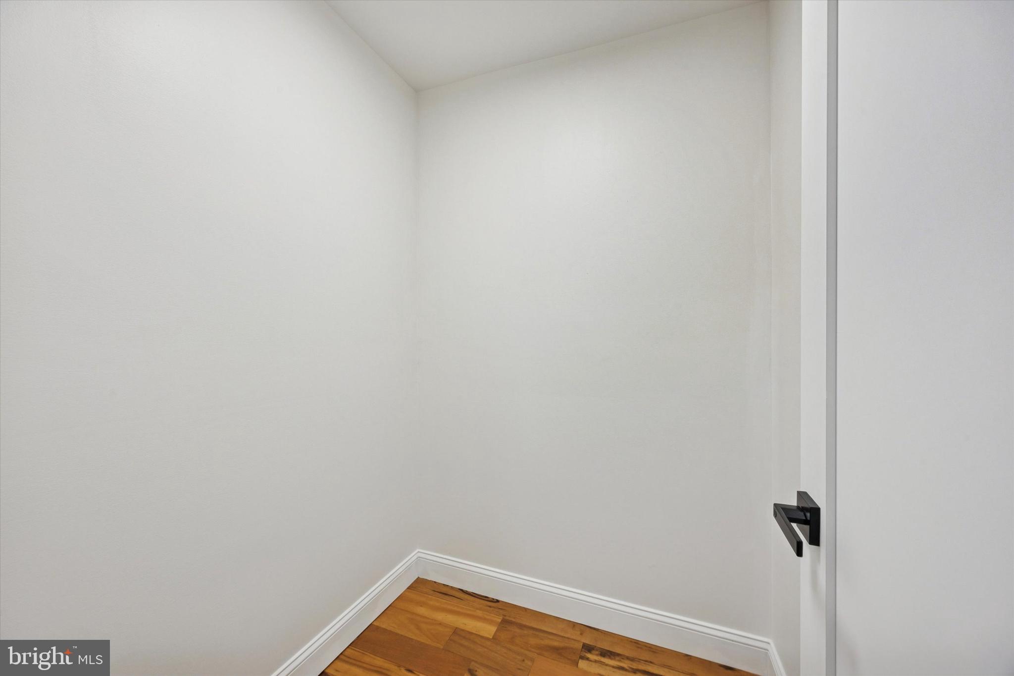 DICKINSON NARROWS - Residential