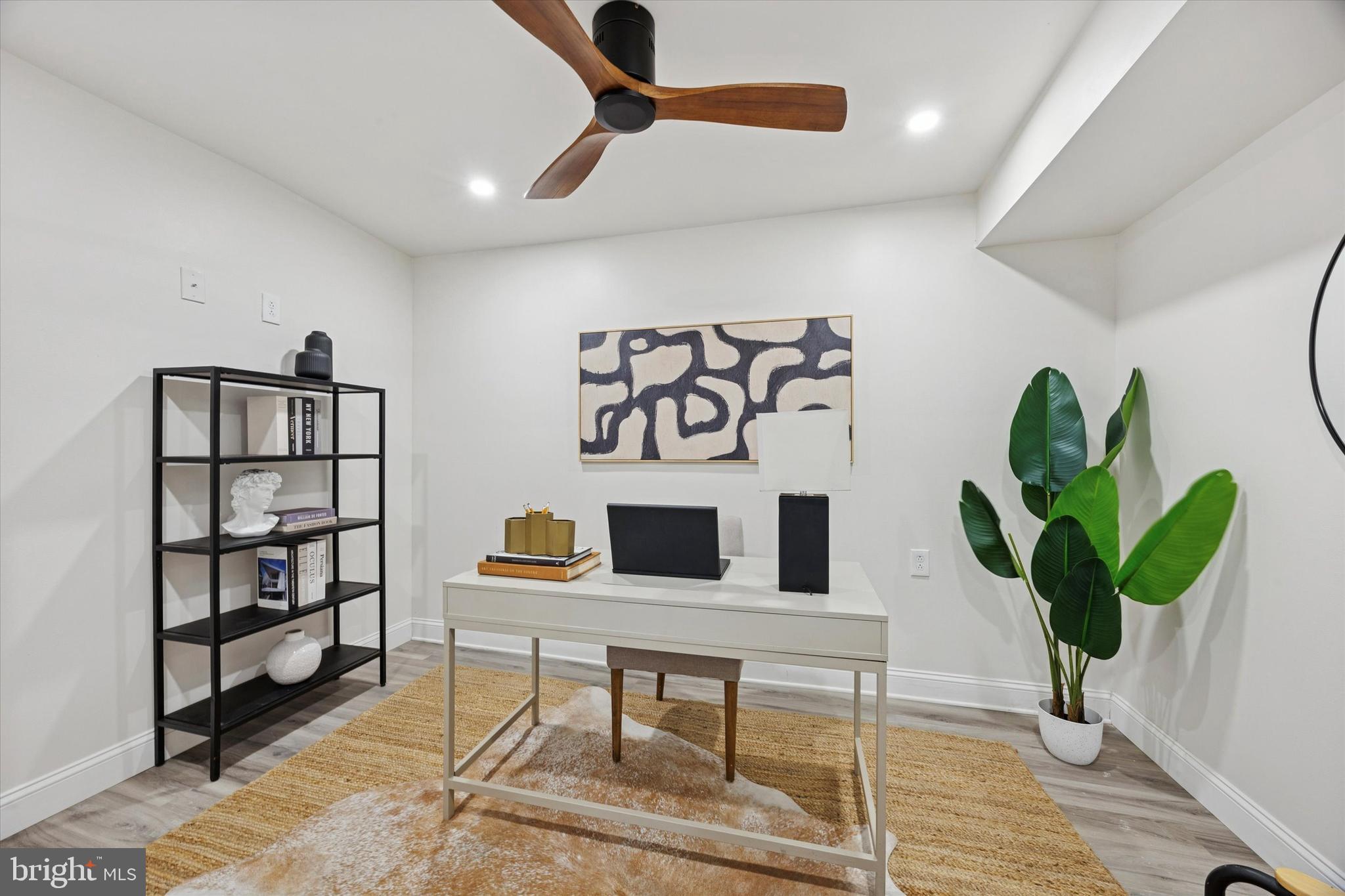 DICKINSON NARROWS - Residential