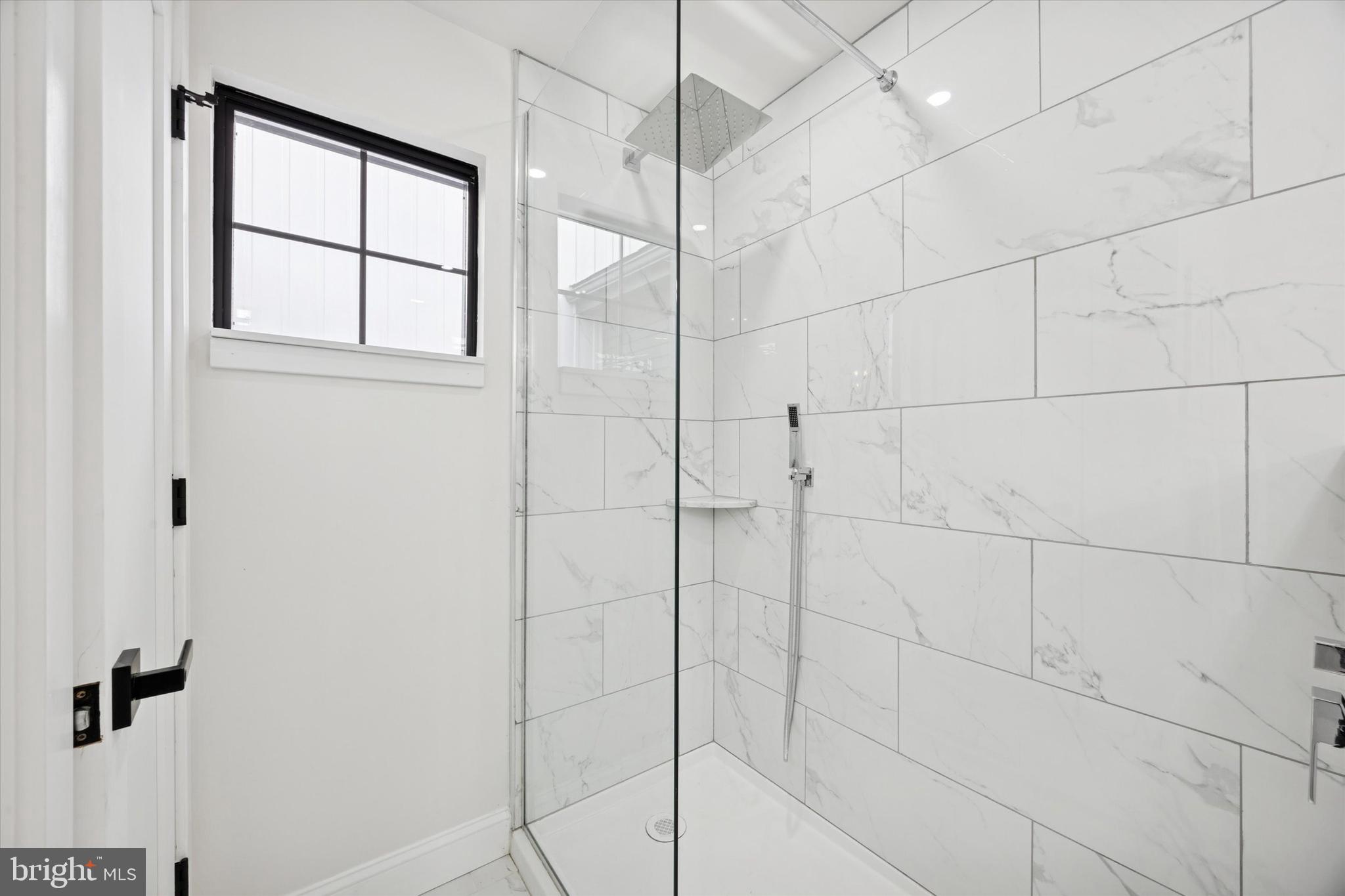 DICKINSON NARROWS - Residential