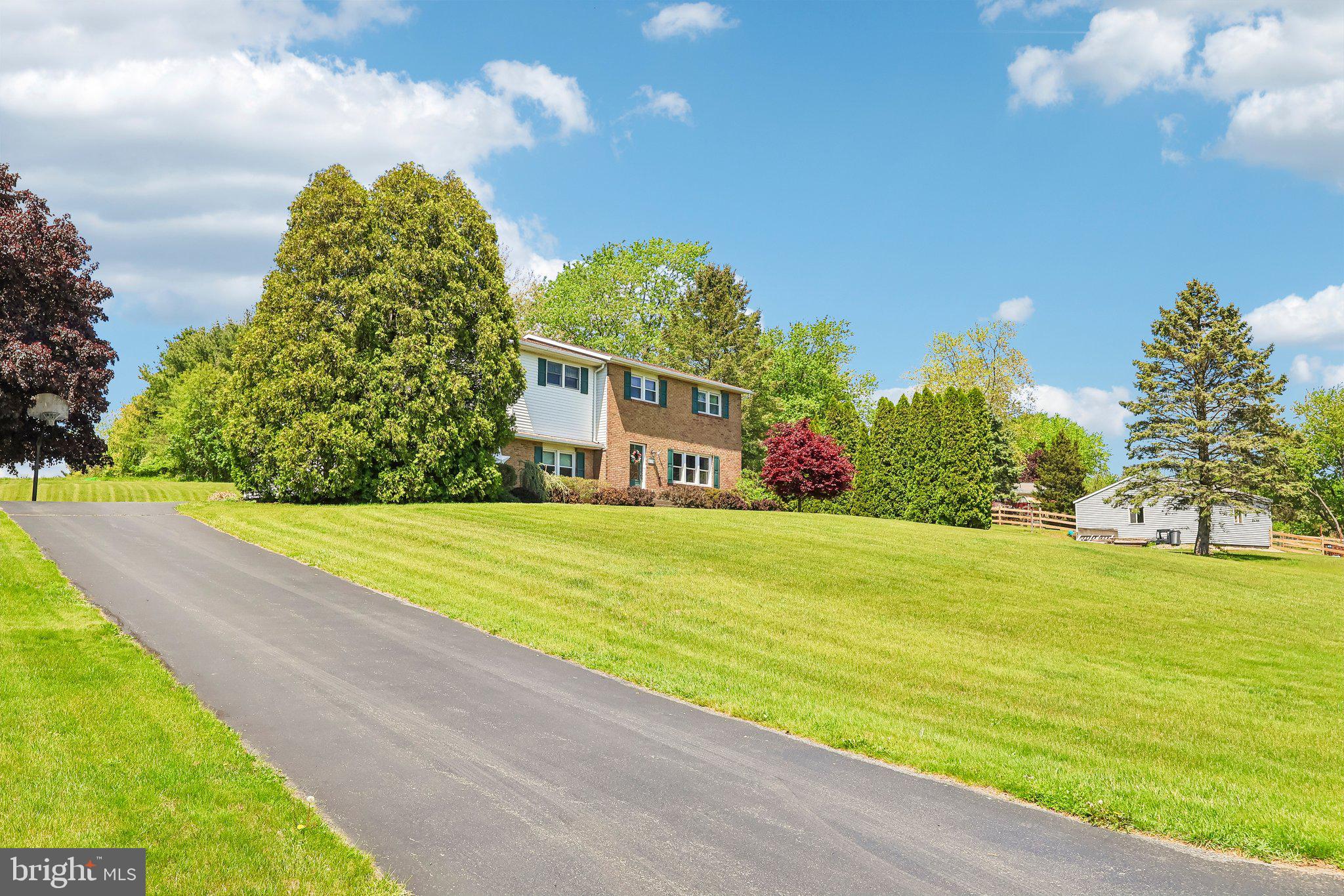 574 CAROL LANE