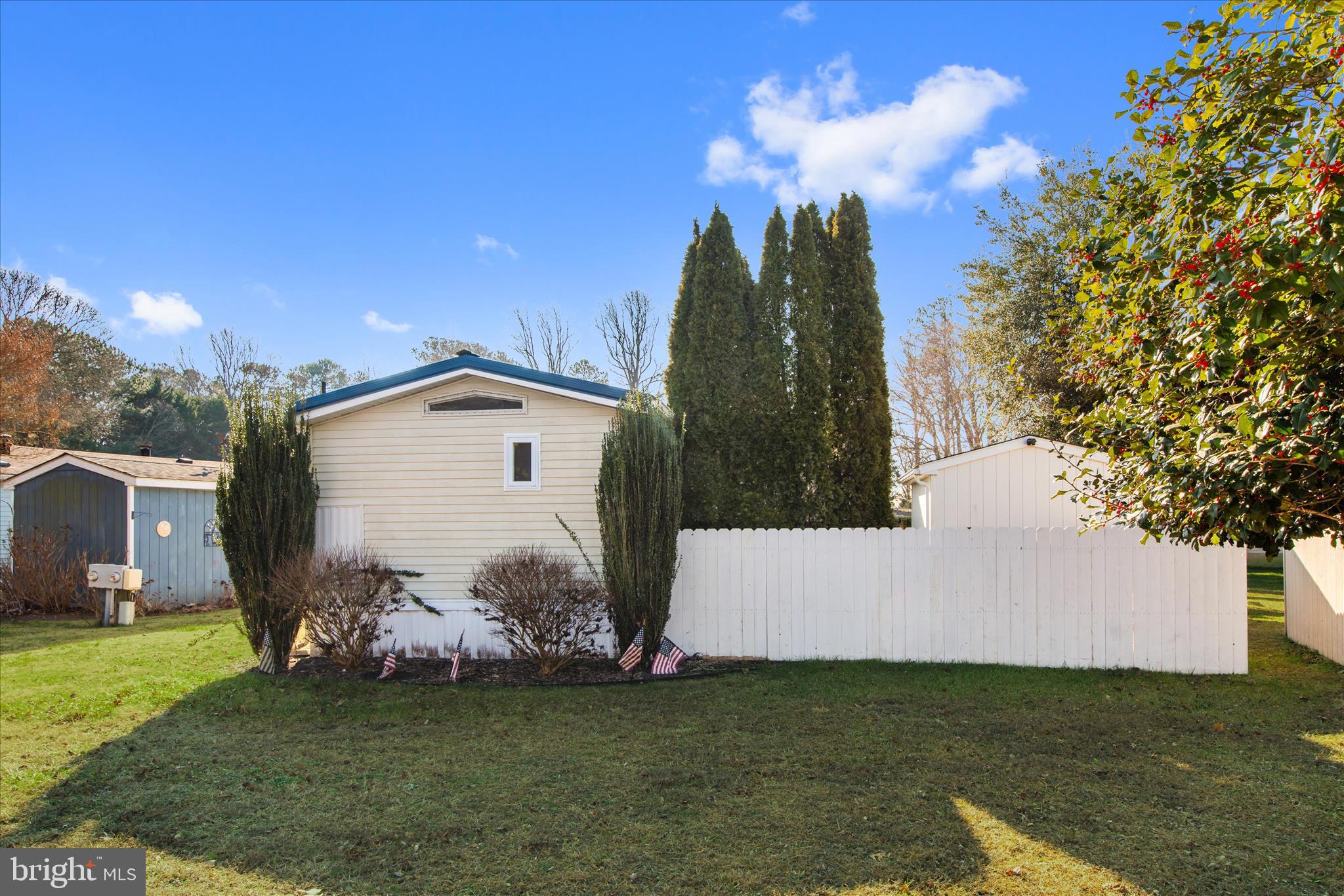 ANGOLA ESTATES - Residential