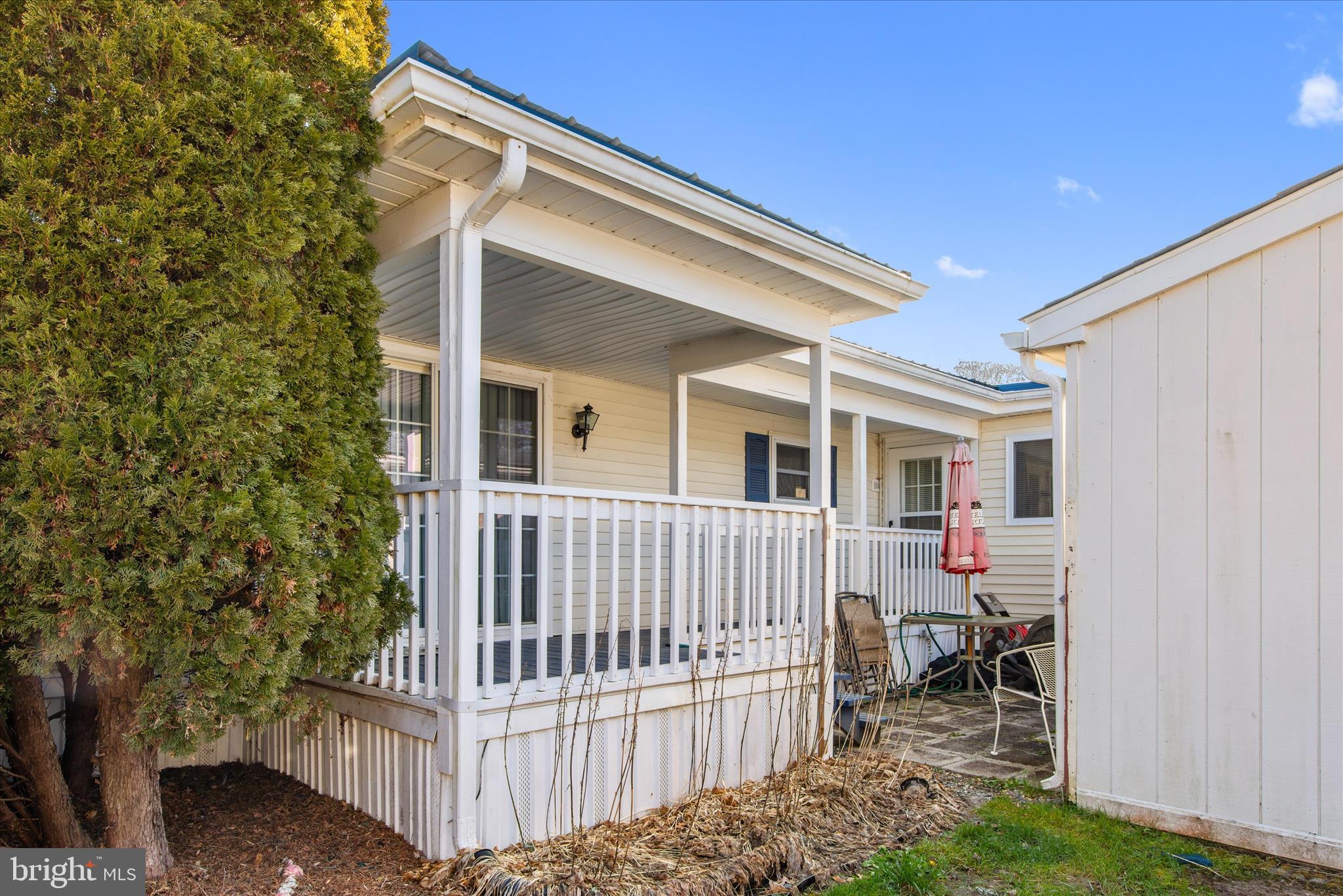 ANGOLA ESTATES - Residential