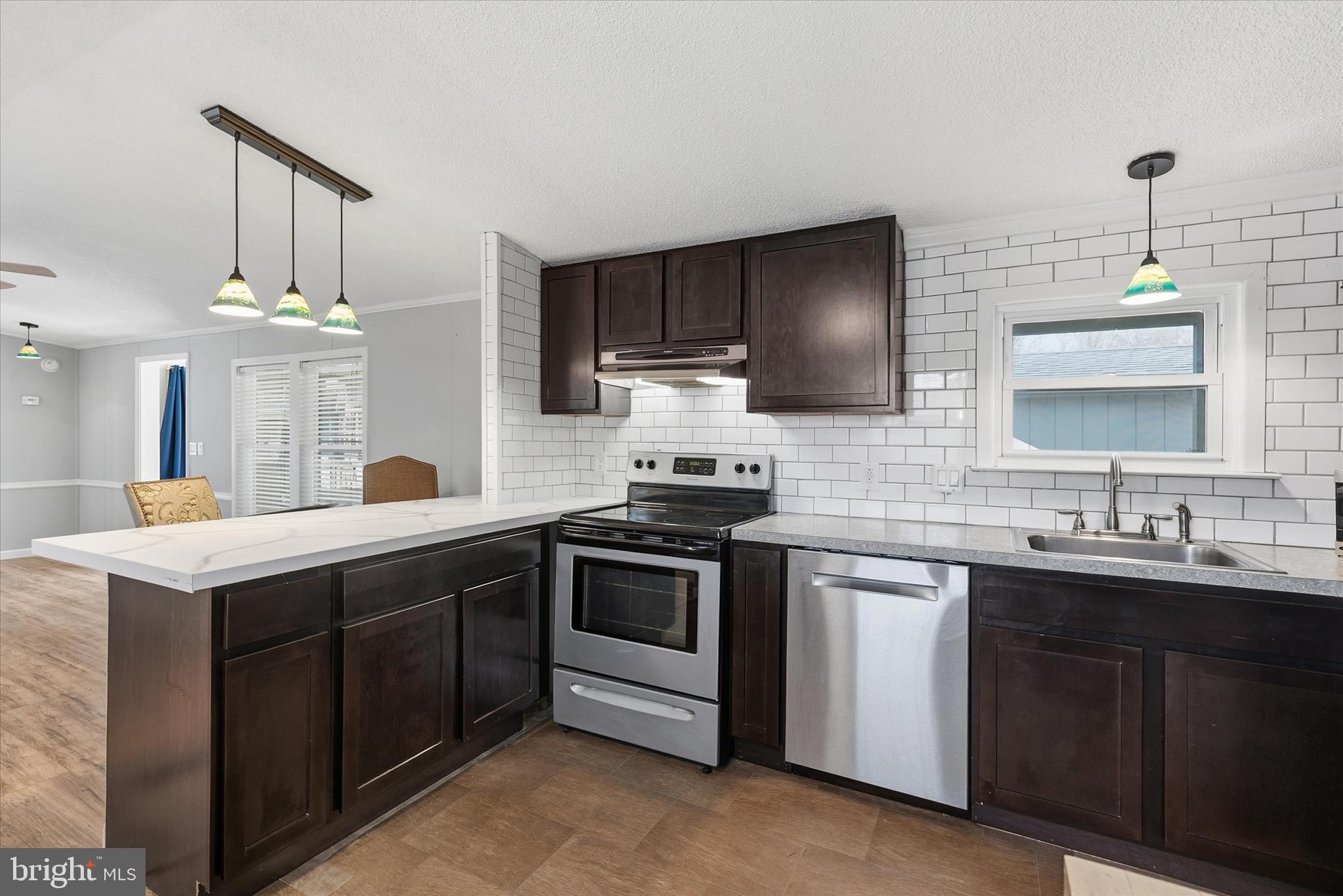 ANGOLA ESTATES - Residential