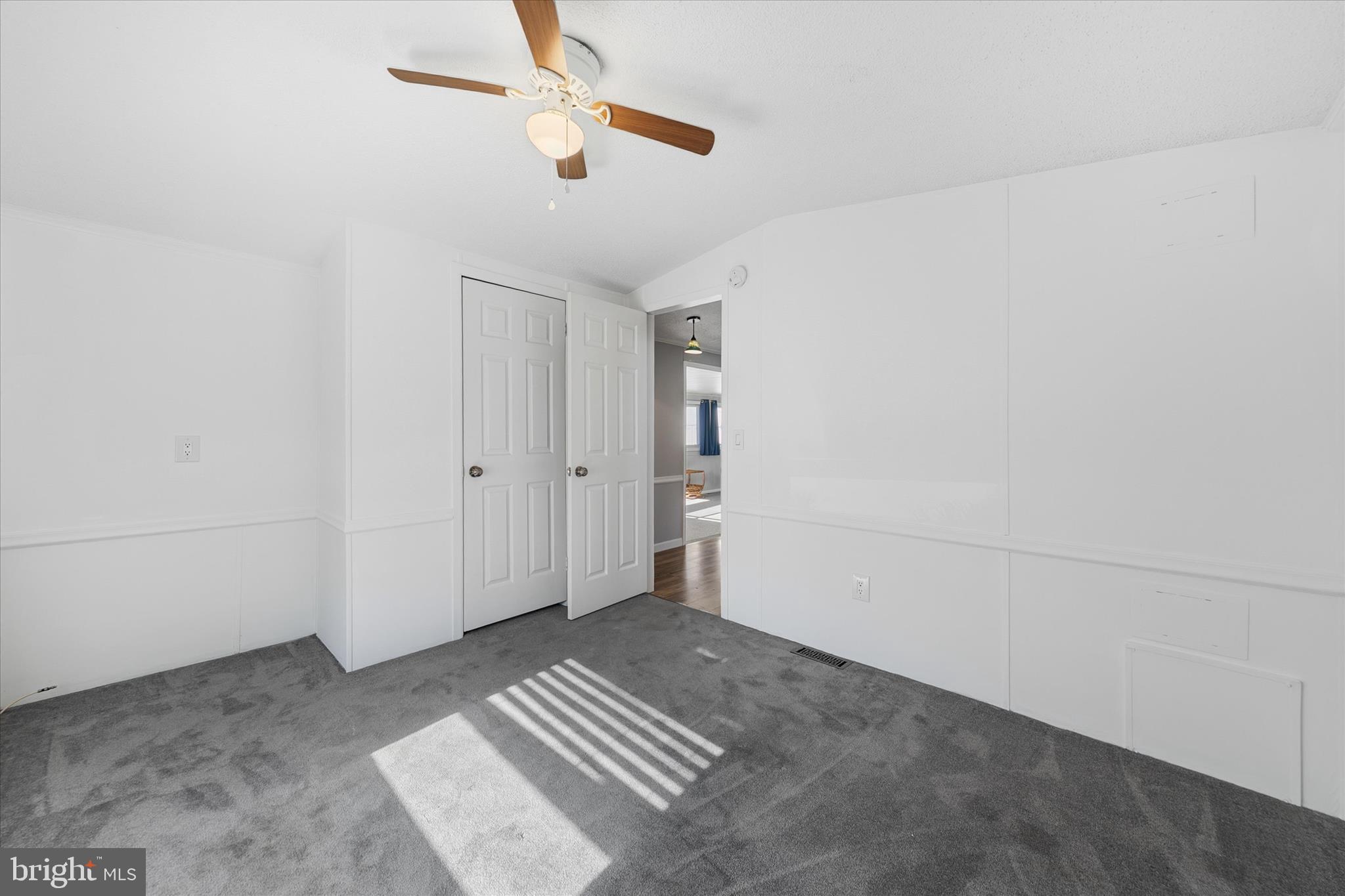 ANGOLA ESTATES - Residential