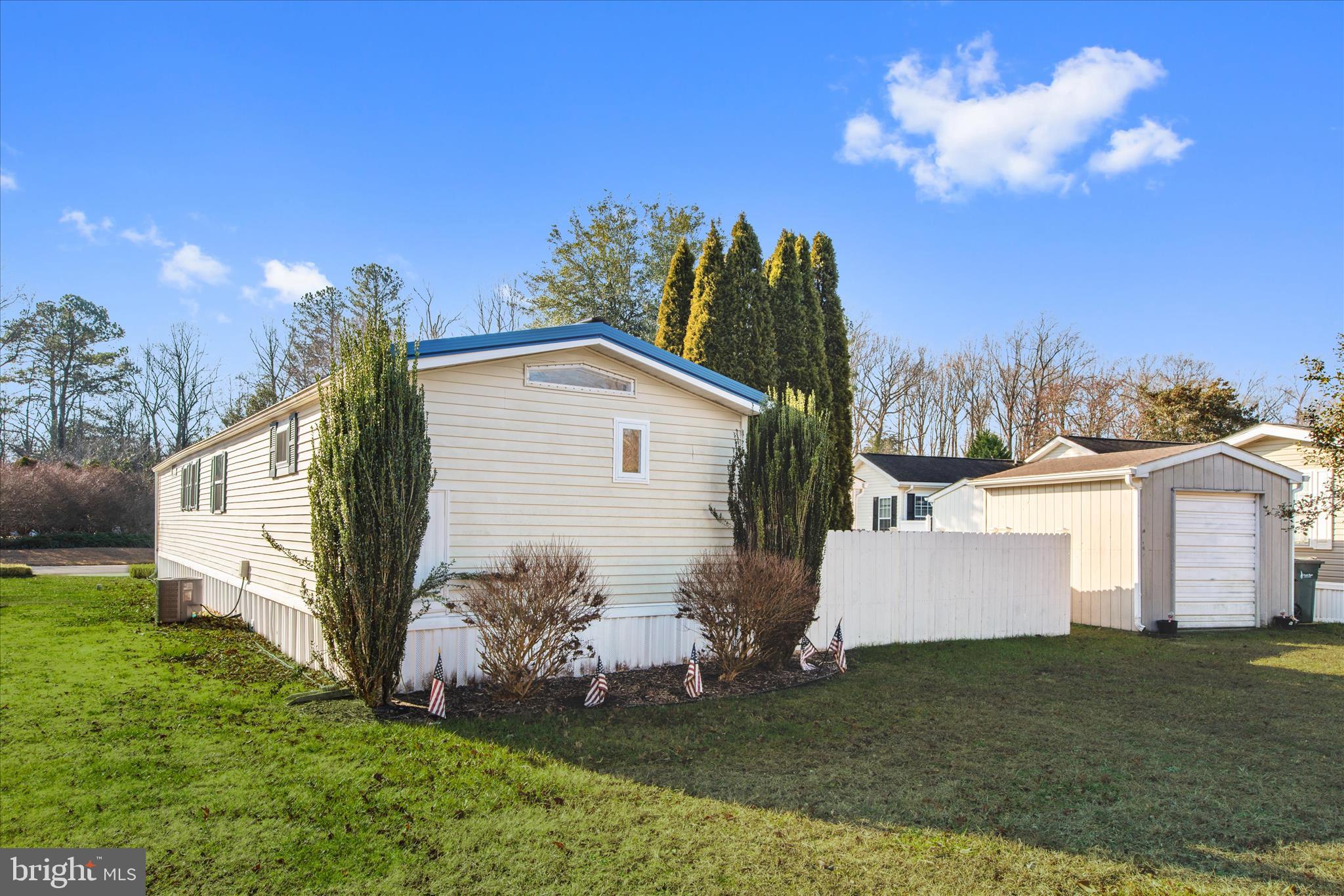 ANGOLA ESTATES - Residential