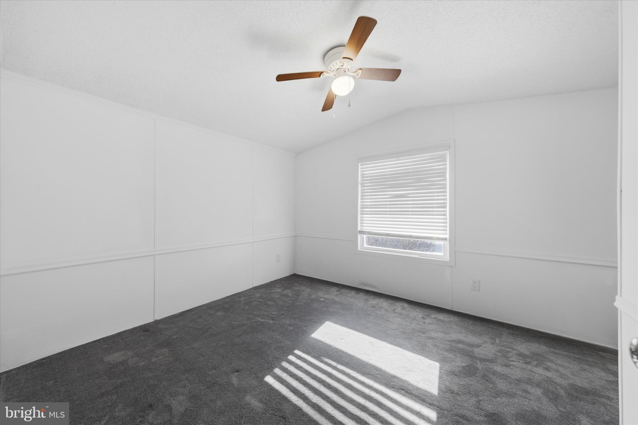 ANGOLA ESTATES - Residential