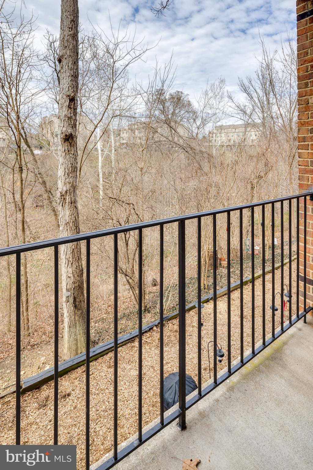 CHARING CROSS - Residential