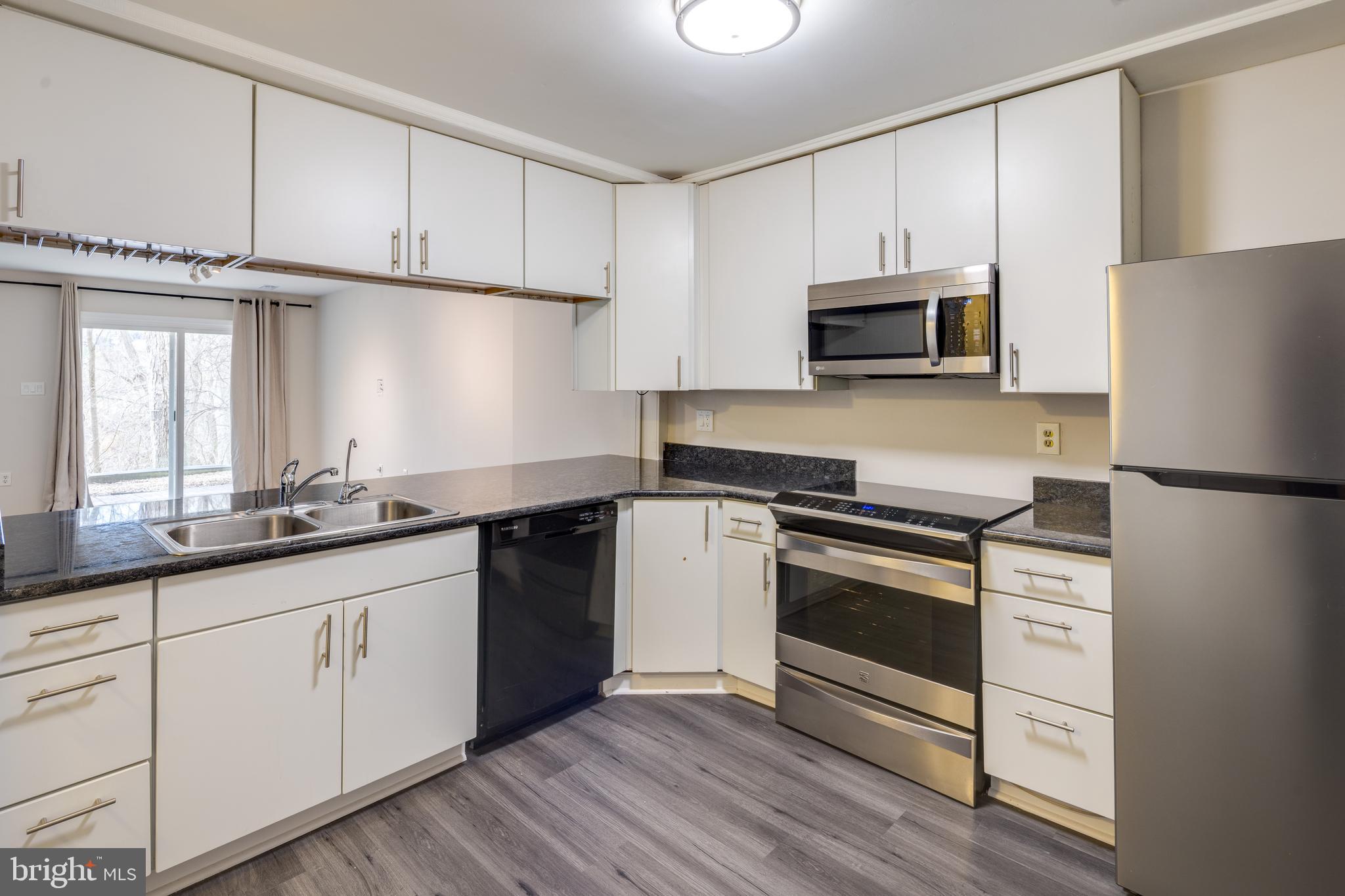 CHARING CROSS - Residential