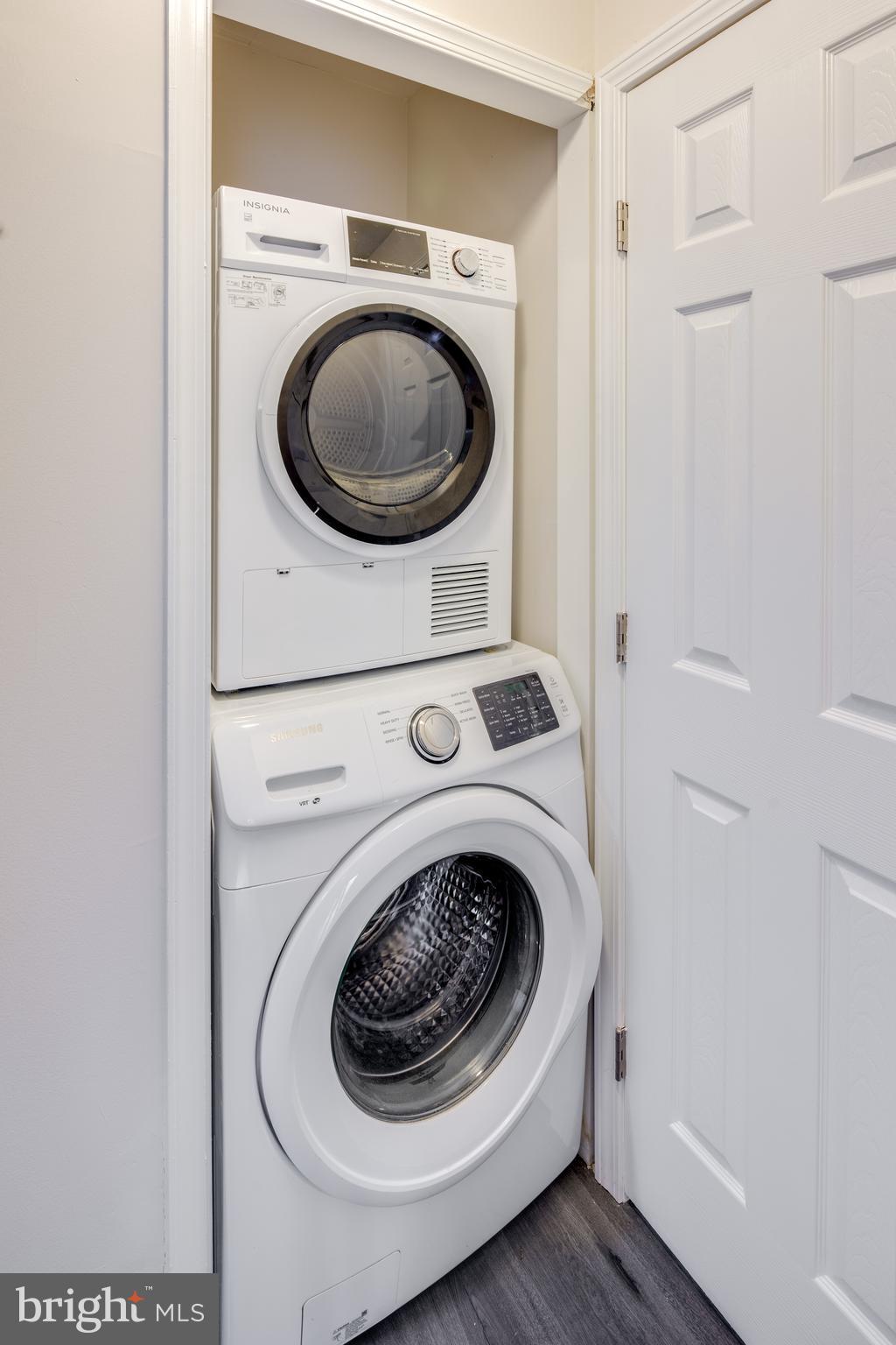 CHARING CROSS - Residential