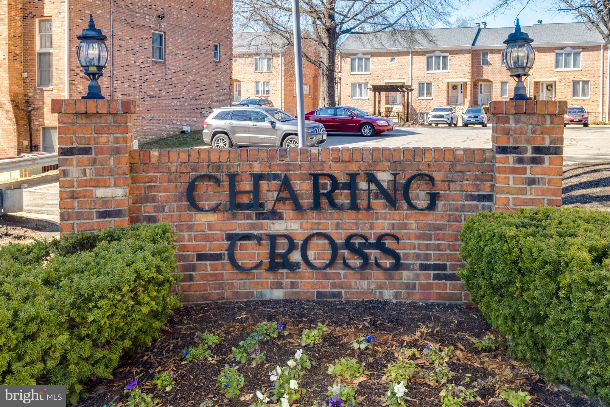 CHARING CROSS - Residential