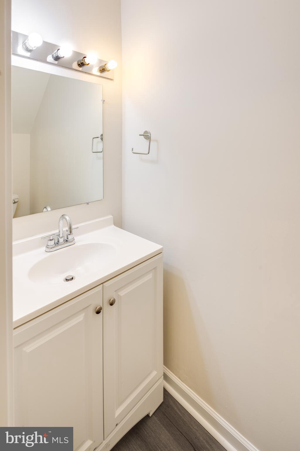 CHARING CROSS - Residential