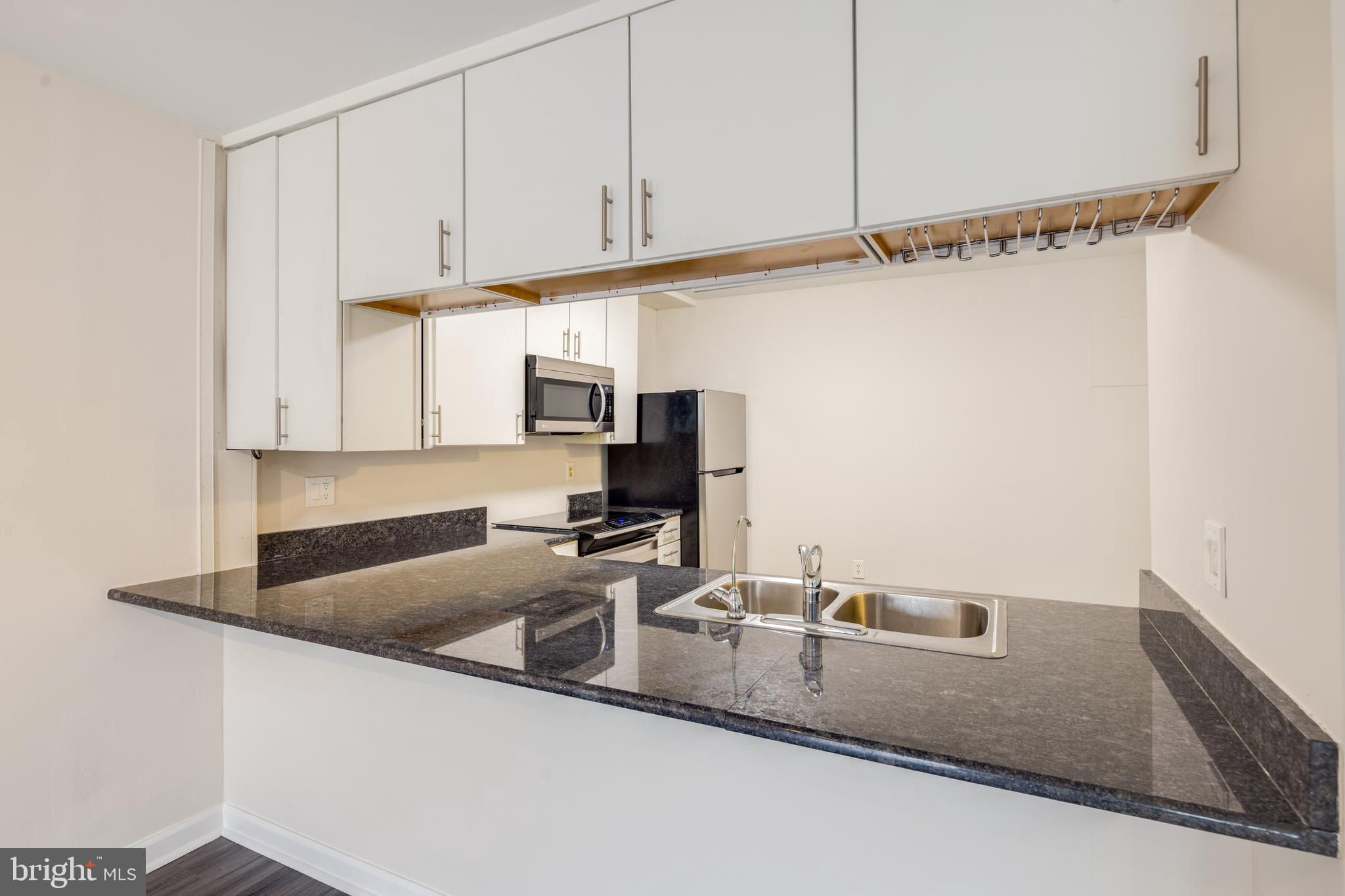 CHARING CROSS - Residential