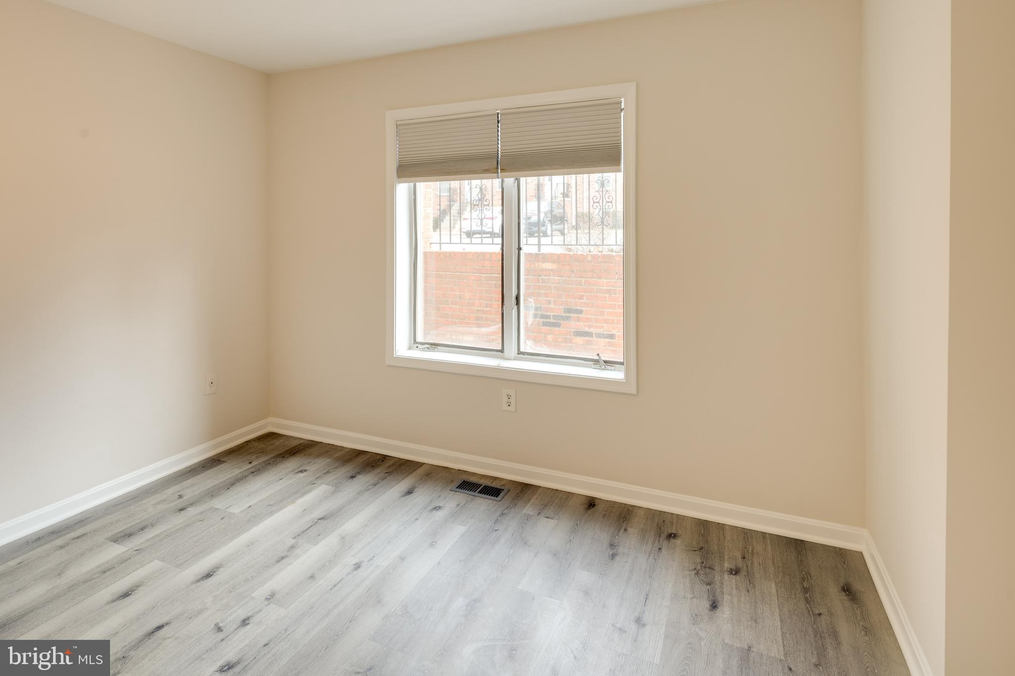 CHARING CROSS - Residential