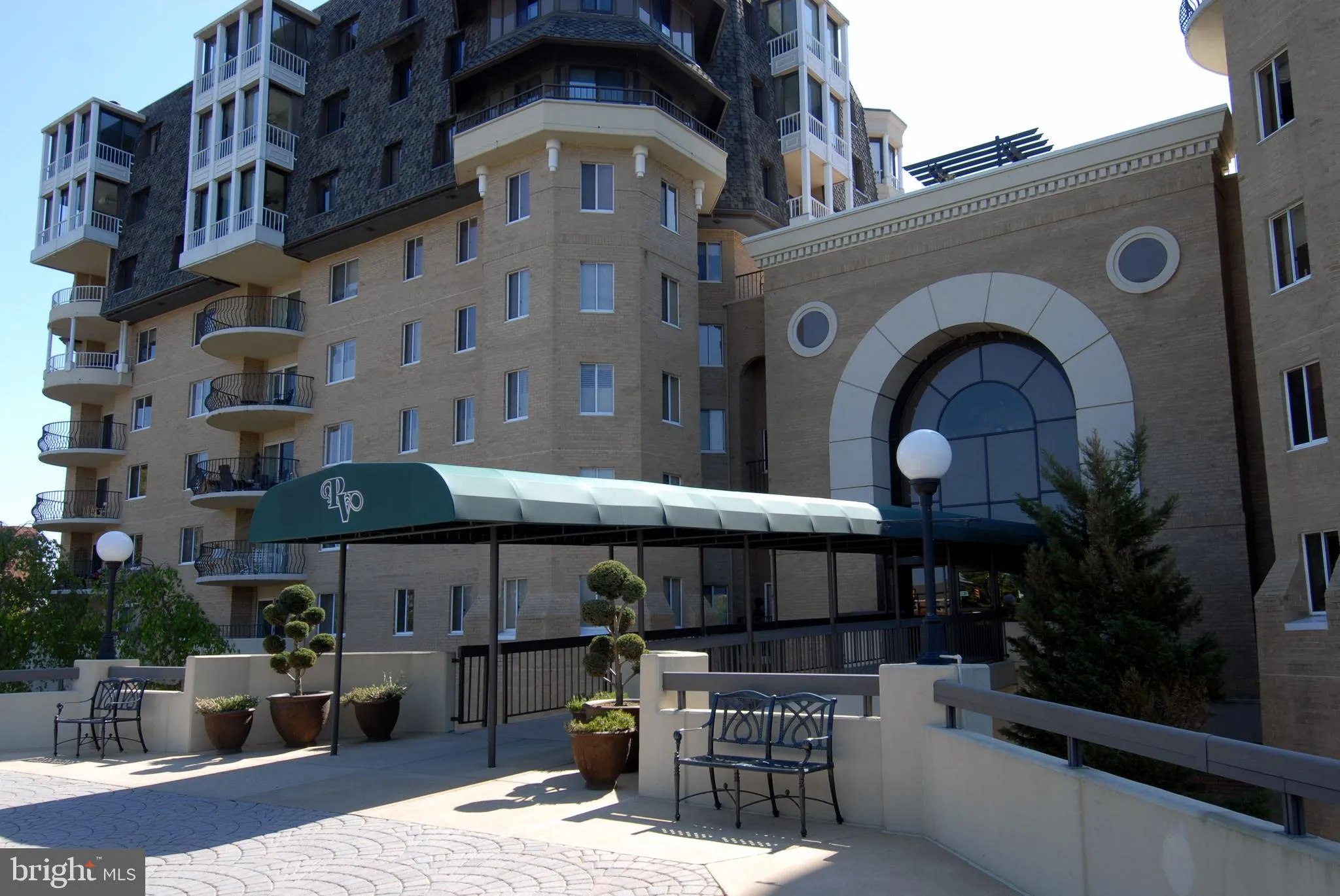 1250 S Washington Street S Unit 818, Alexandria, VA 22314