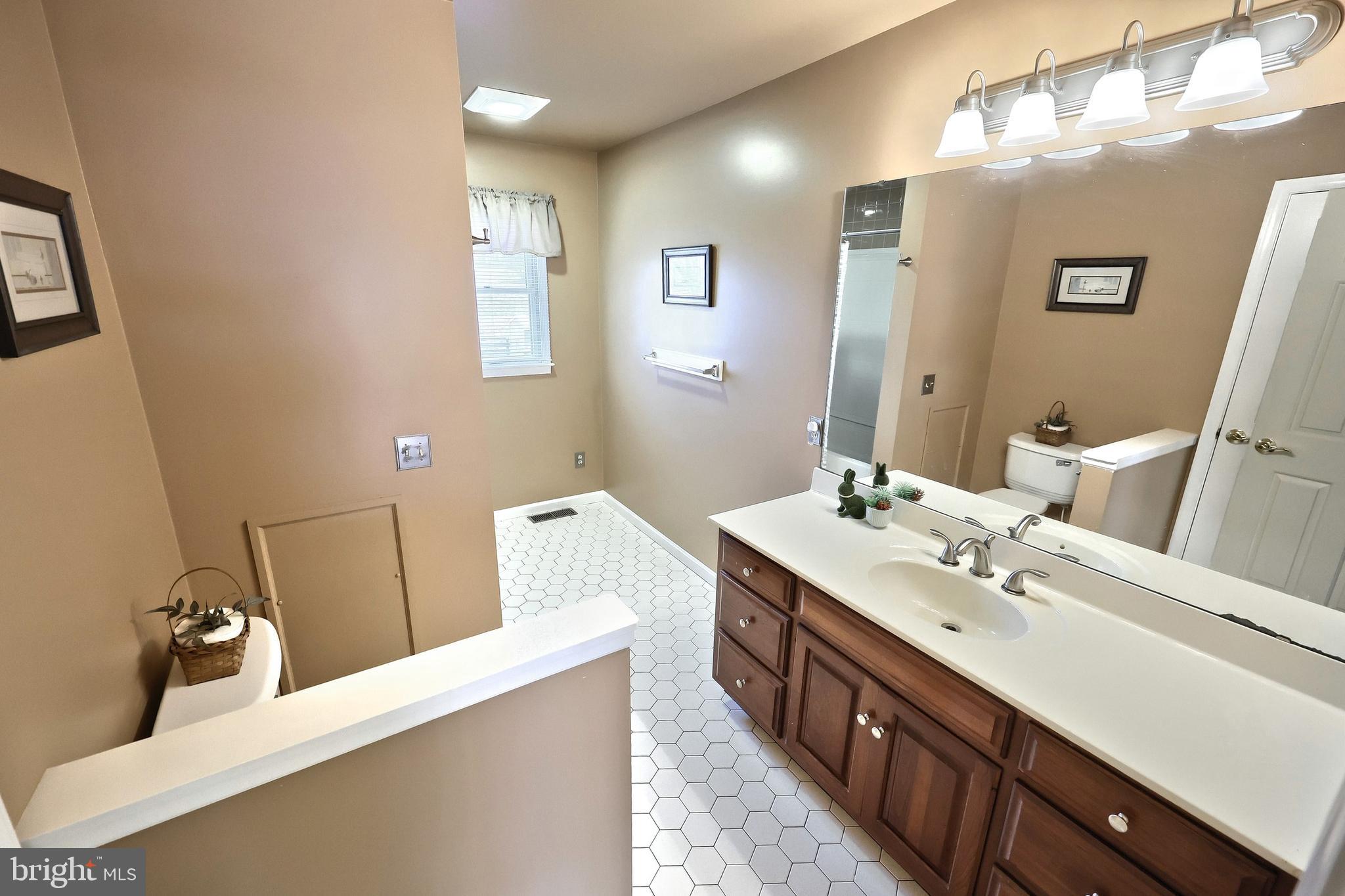 THE MEADOWS - Residential