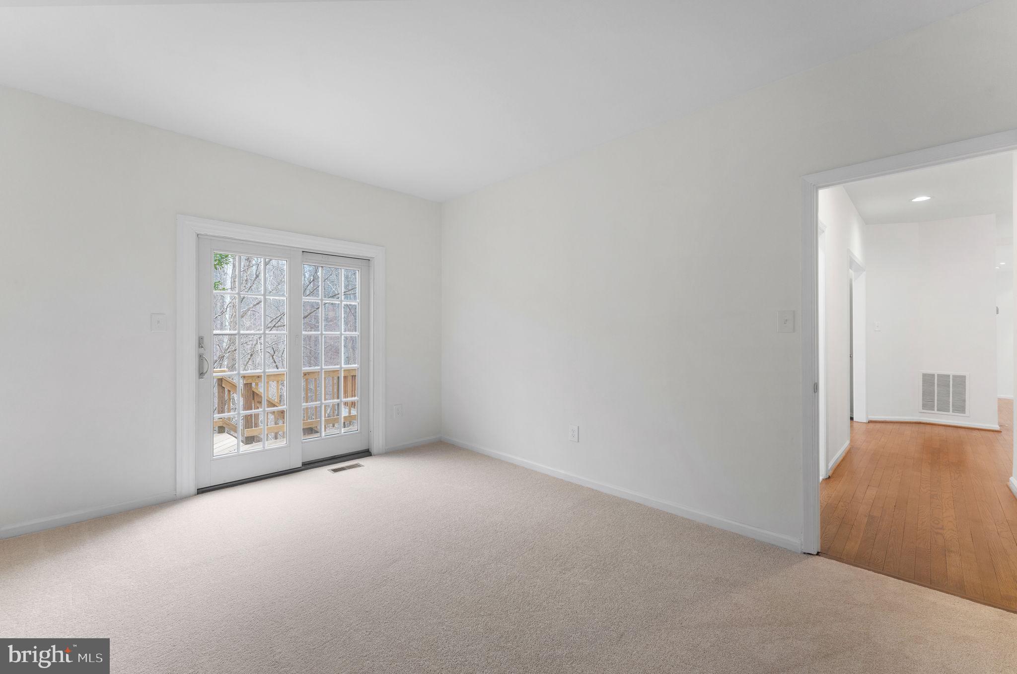 OAKTON MILL ESTATES - Residential