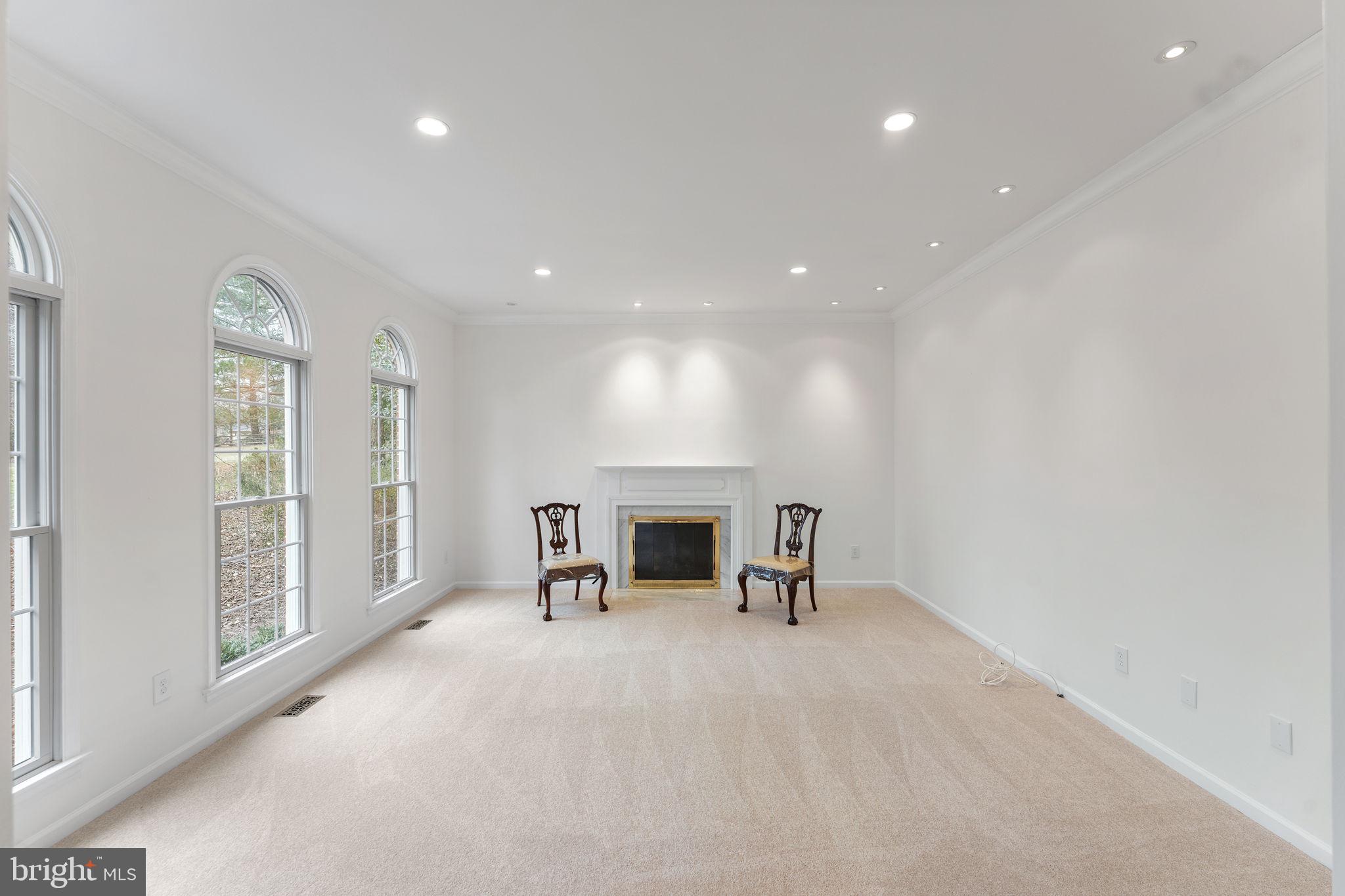 OAKTON MILL ESTATES - Residential