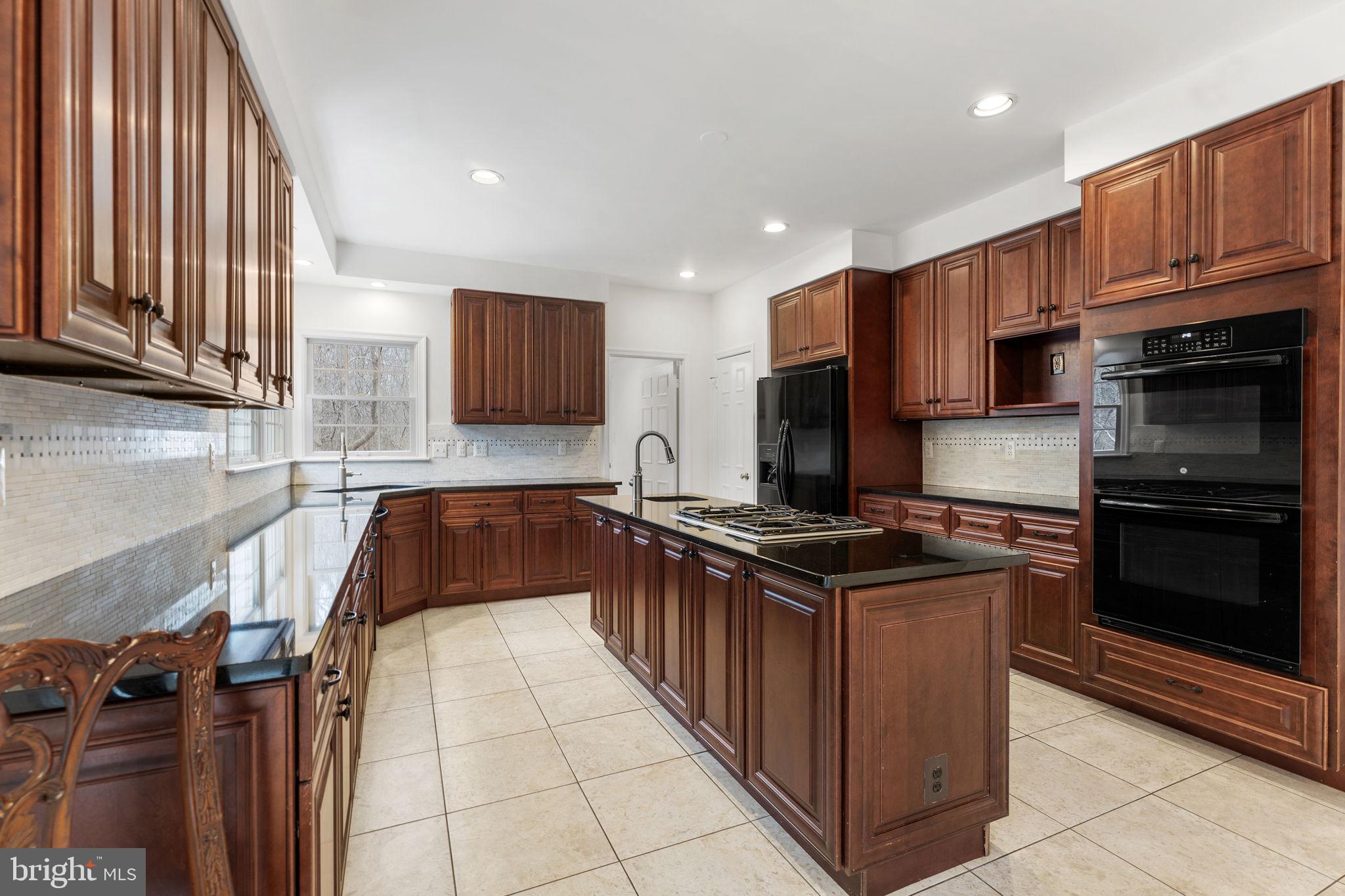 OAKTON MILL ESTATES - Residential