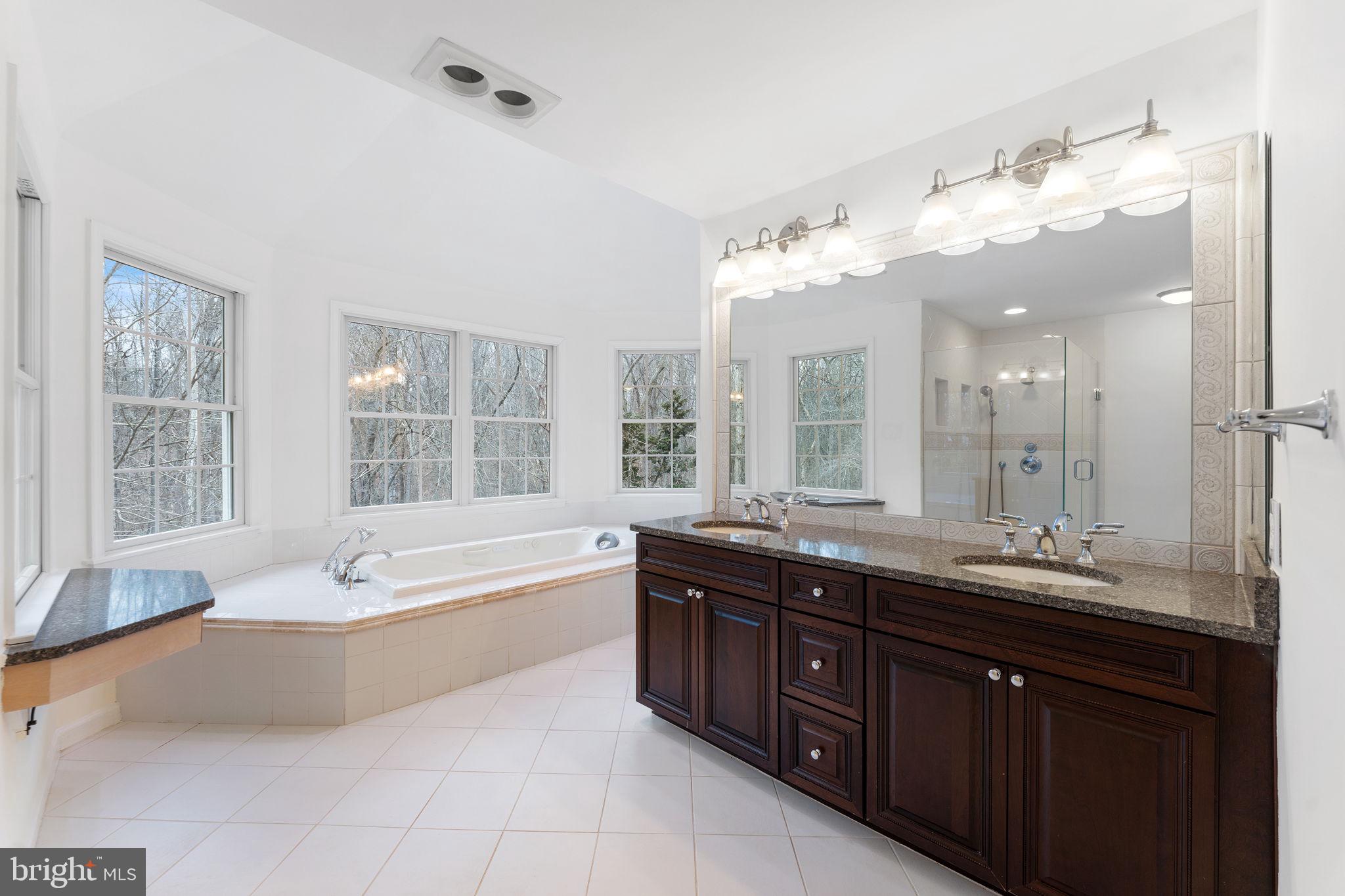 OAKTON MILL ESTATES - Residential