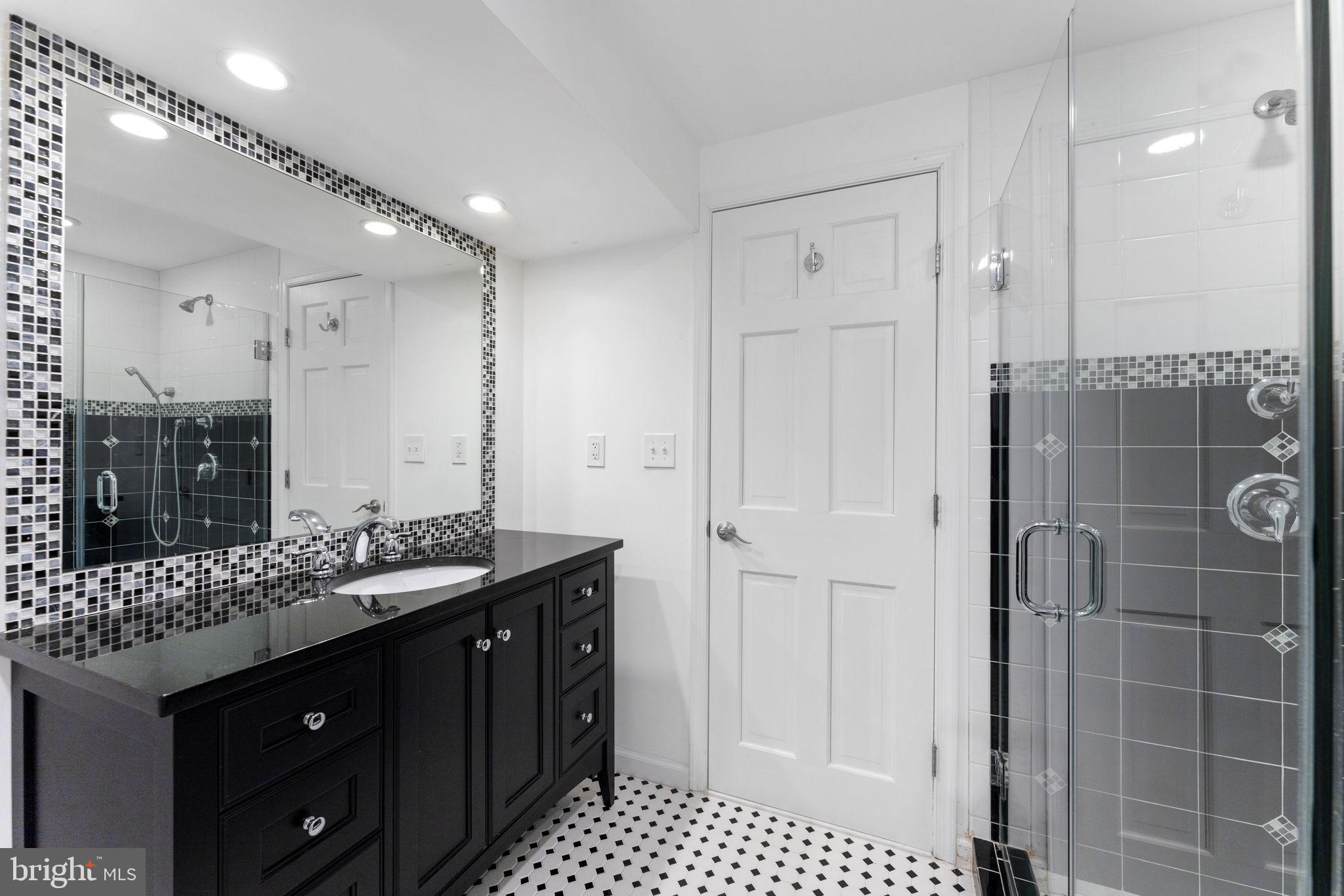 OAKTON MILL ESTATES - Residential