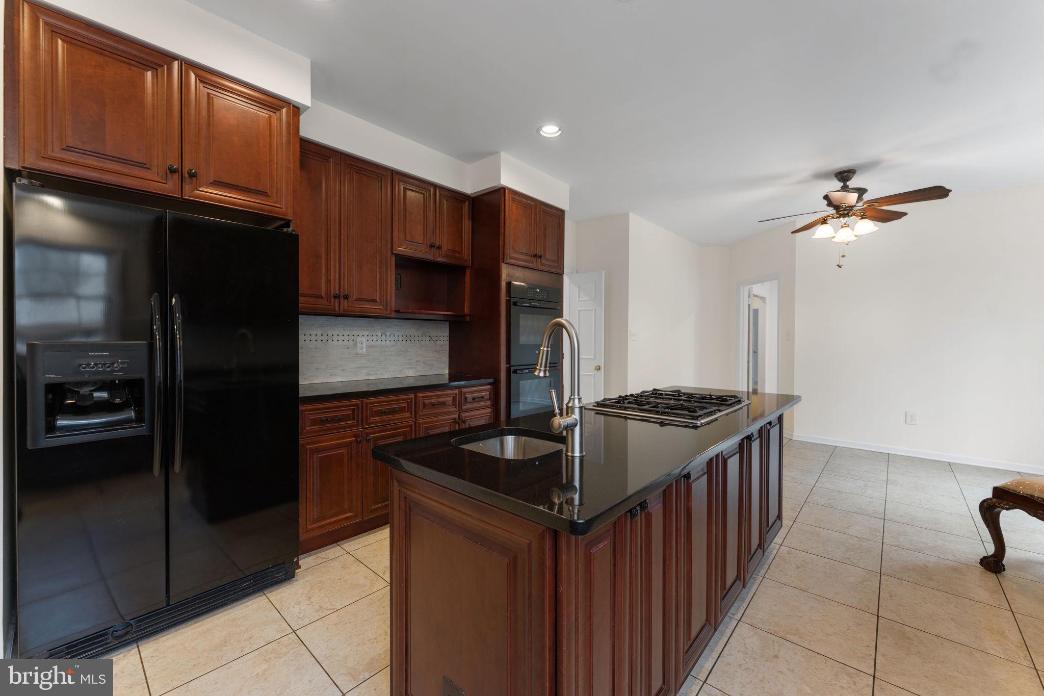 OAKTON MILL ESTATES - Residential