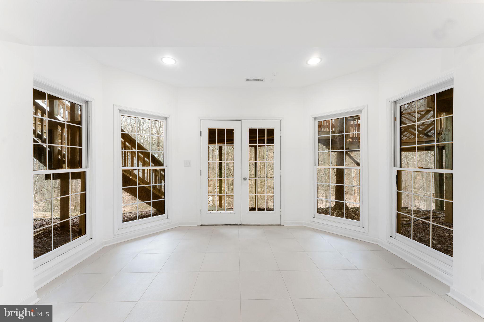 OAKTON MILL ESTATES - Residential