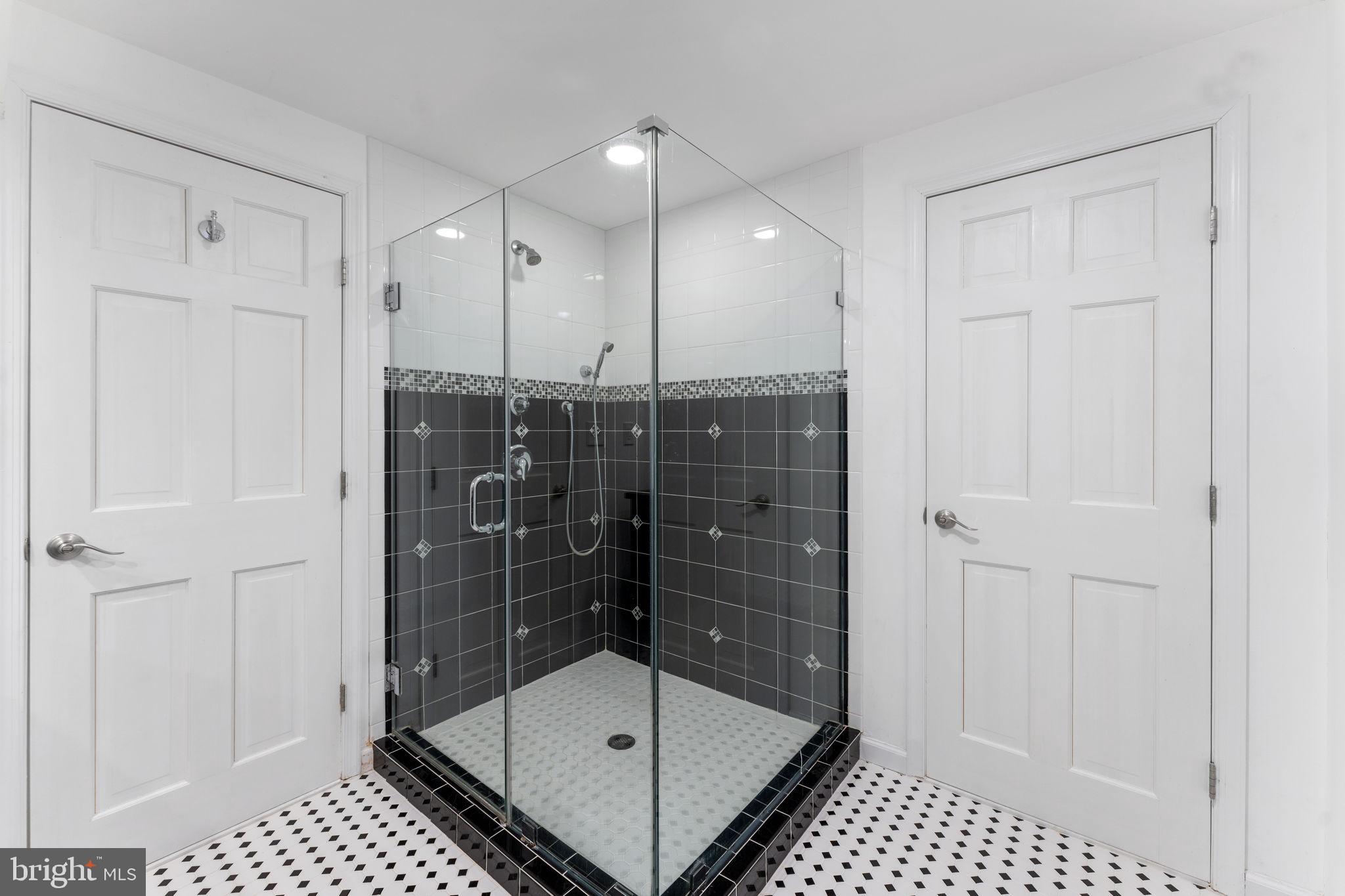 OAKTON MILL ESTATES - Residential