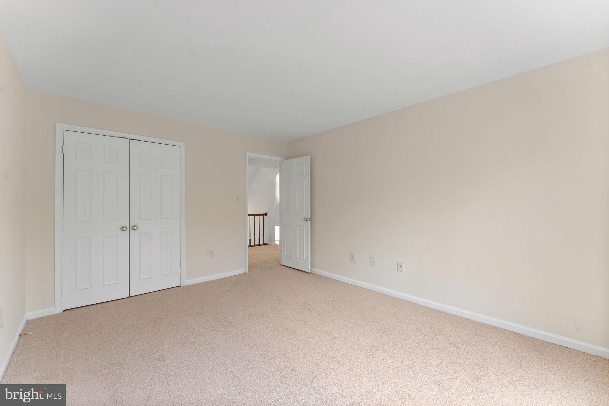 OAKTON MILL ESTATES - Residential