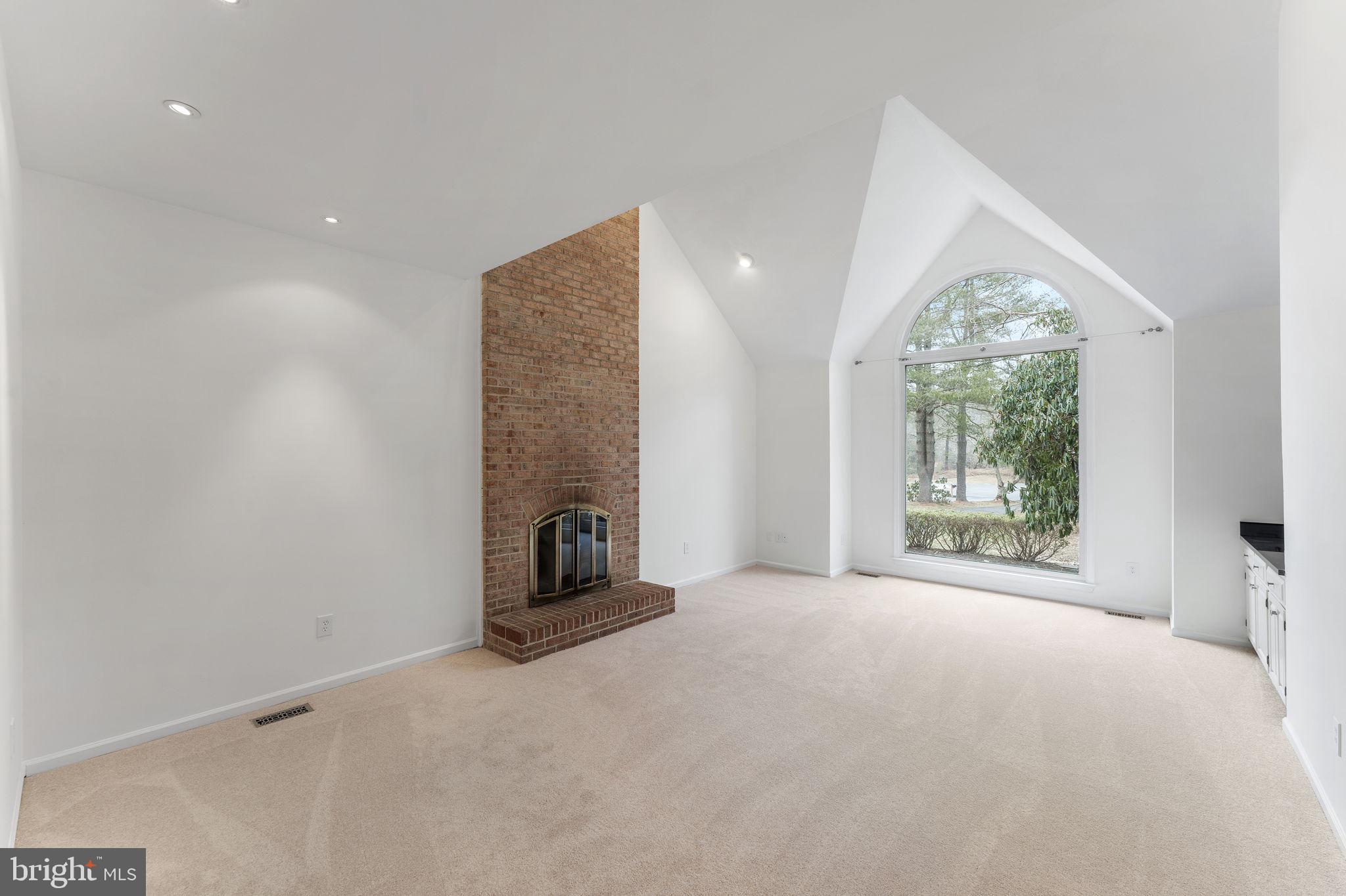 OAKTON MILL ESTATES - Residential