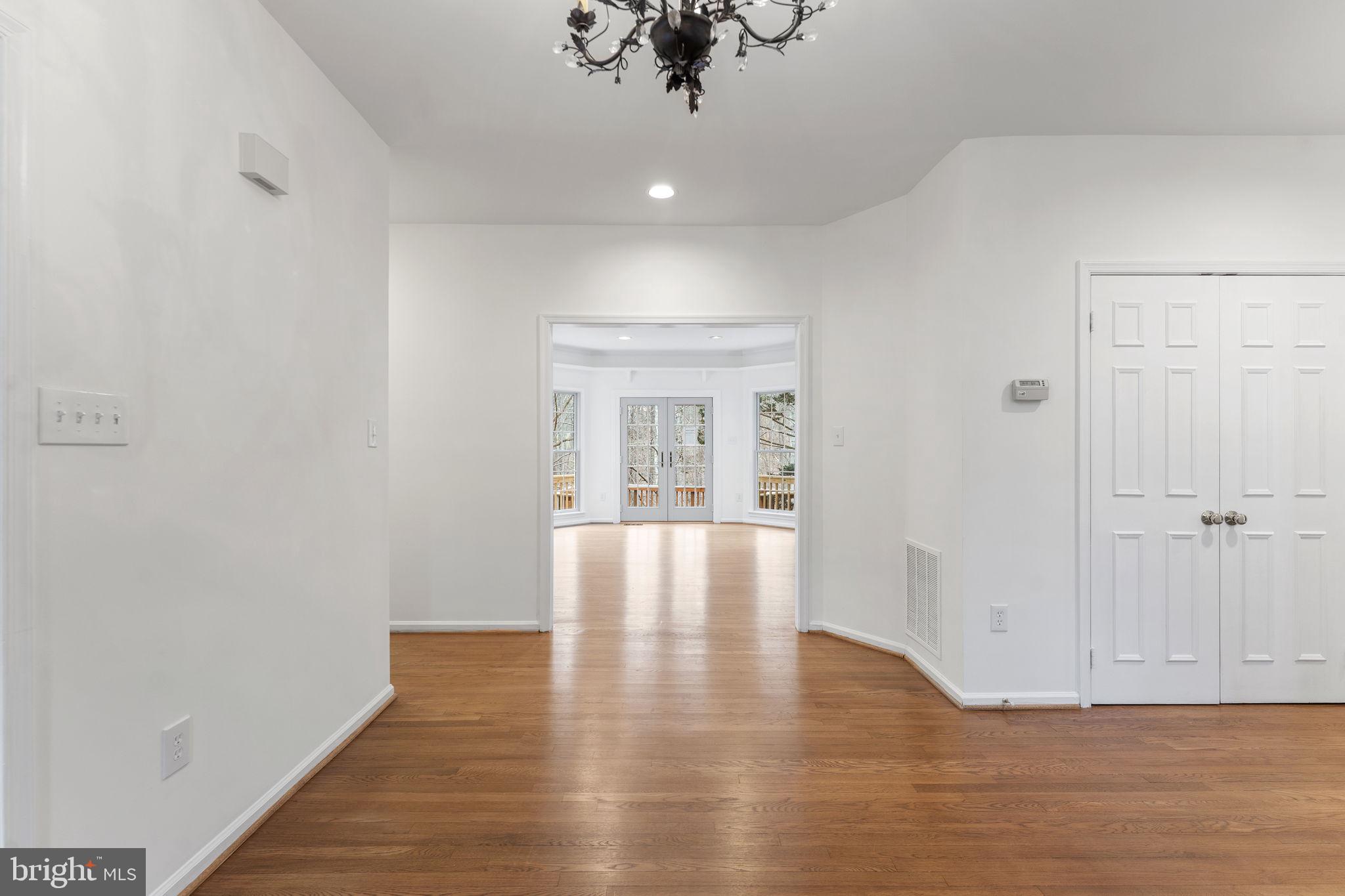 OAKTON MILL ESTATES - Residential