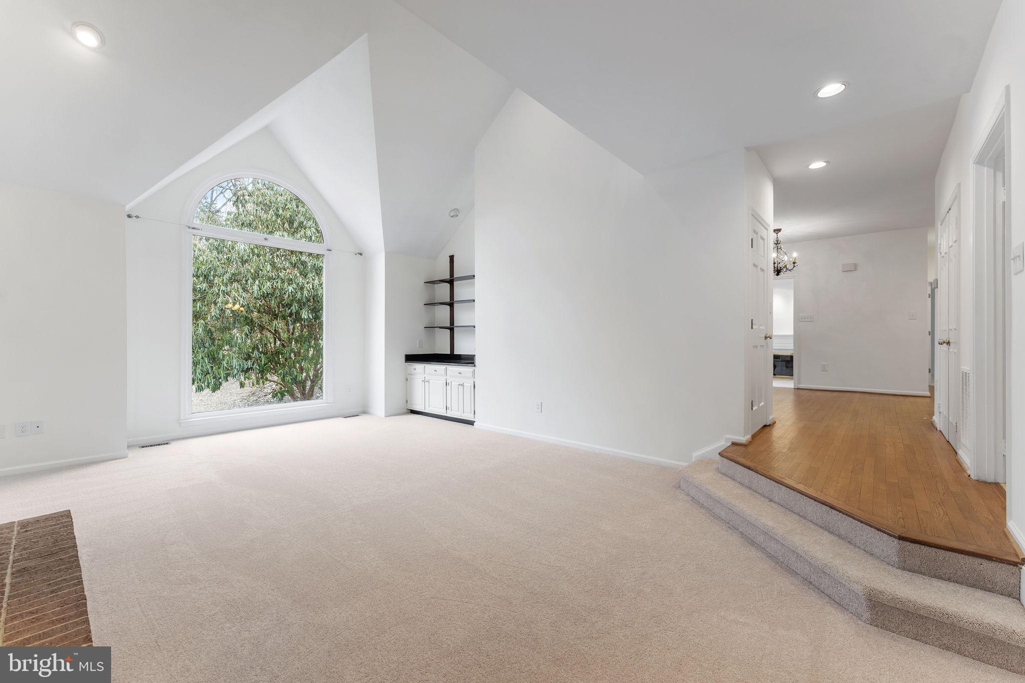 OAKTON MILL ESTATES - Residential