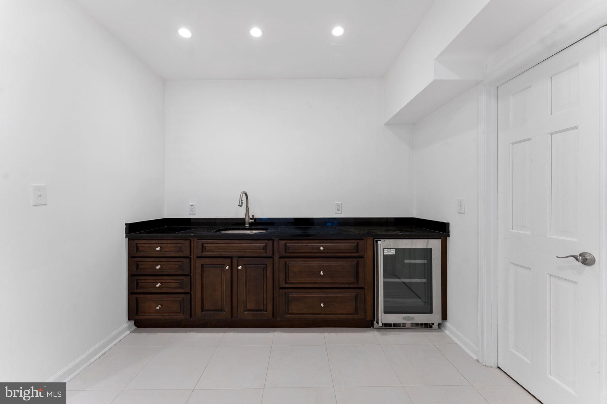 OAKTON MILL ESTATES - Residential