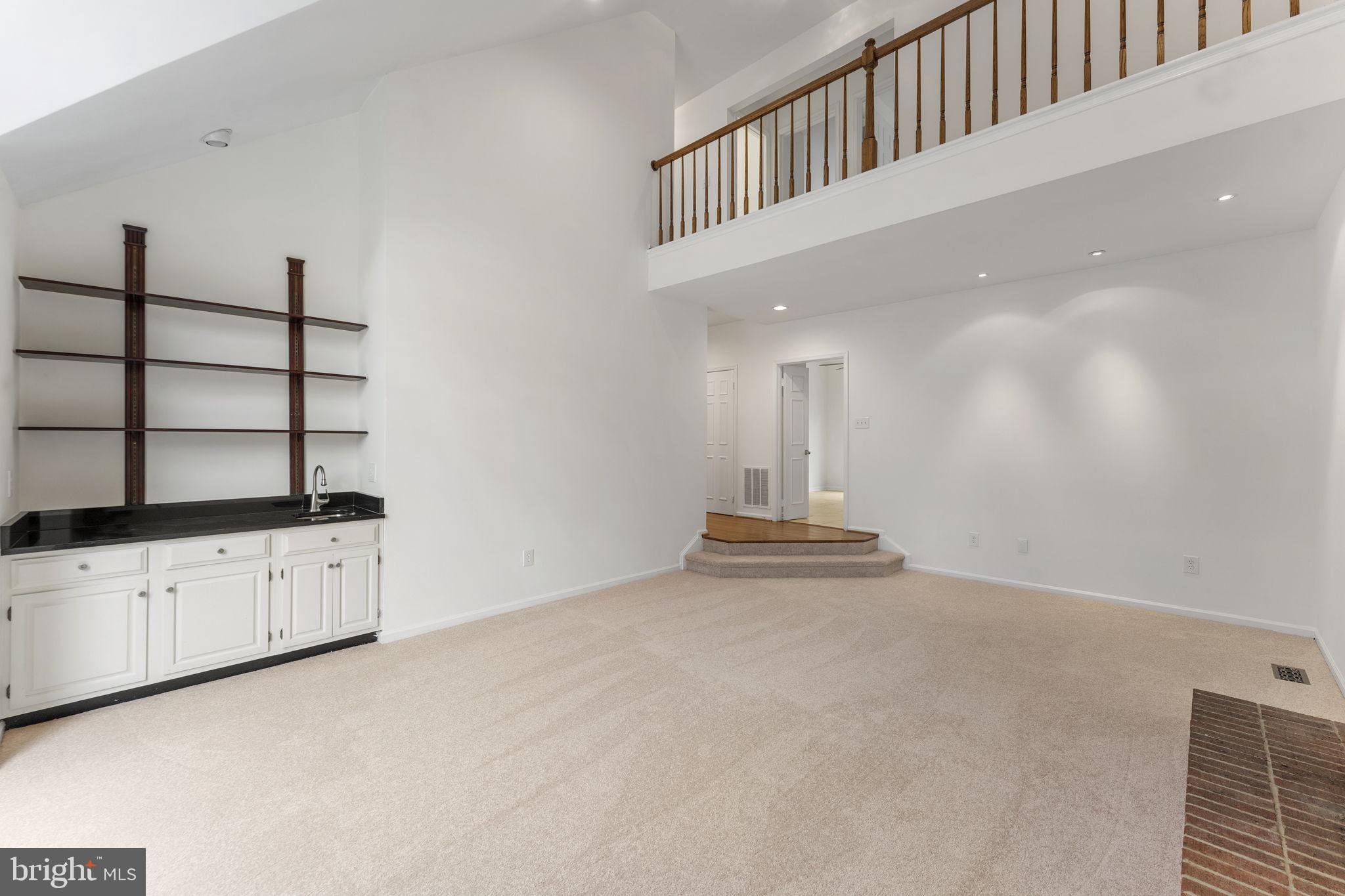 OAKTON MILL ESTATES - Residential