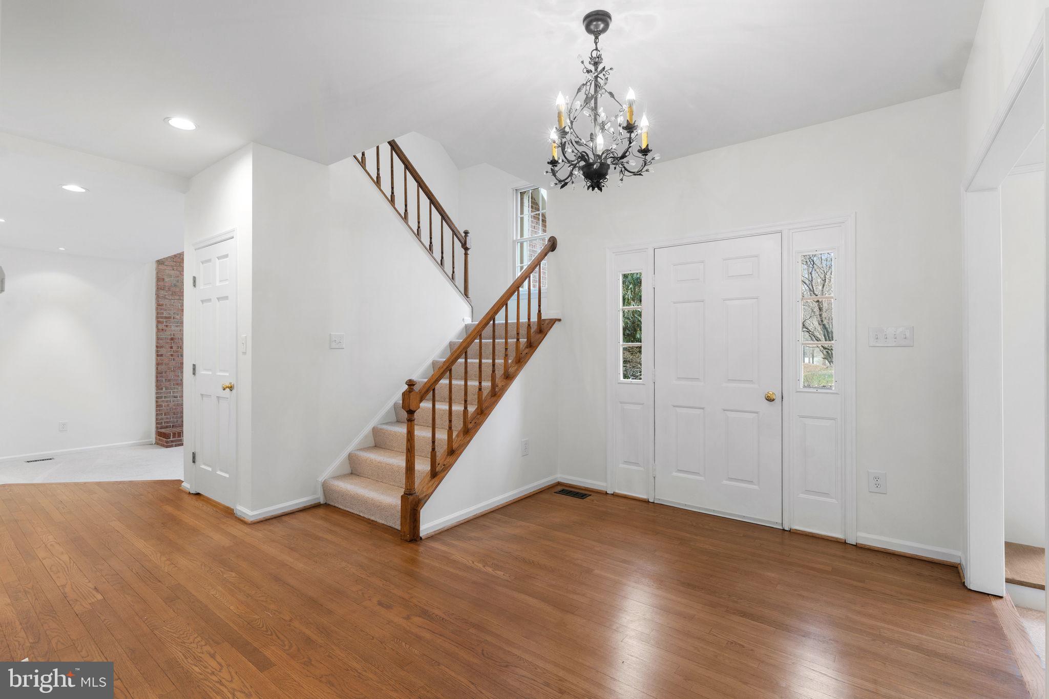 OAKTON MILL ESTATES - Residential