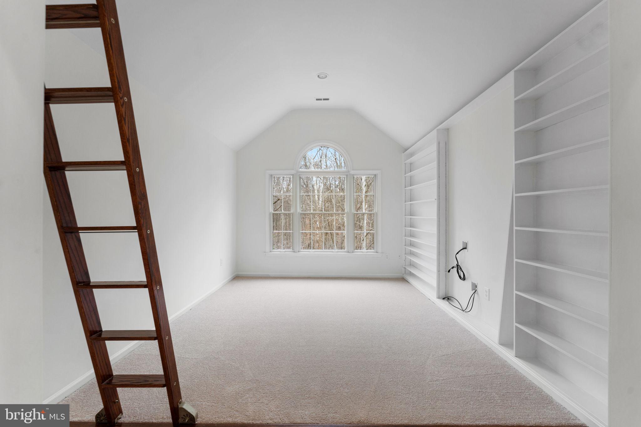 OAKTON MILL ESTATES - Residential