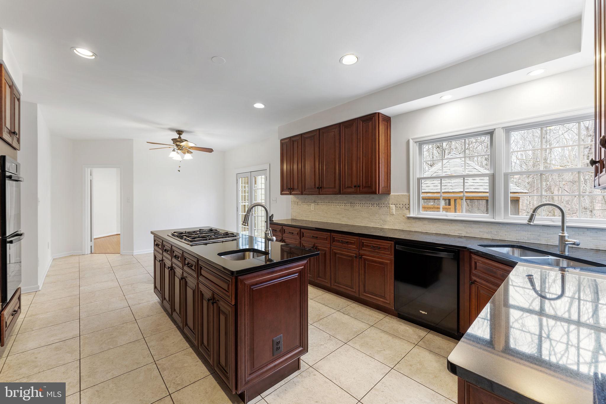 OAKTON MILL ESTATES - Residential